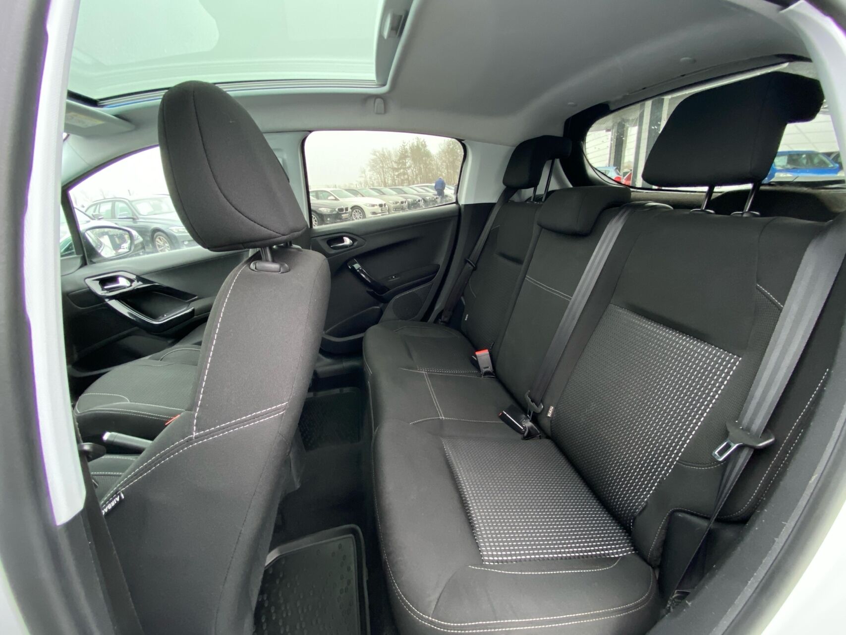 Billede af Peugeot 208 1,6 BlueHDi Desire Sky 100HK 5d