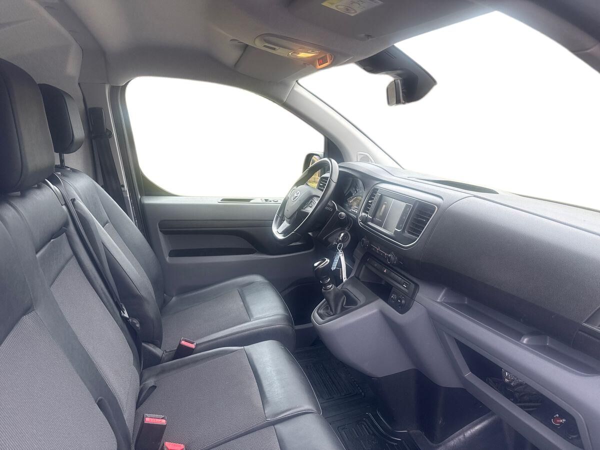 Billede af Toyota Proace Long 2,0 D Comfort Master m/dobbelt skydedør & bagklap 122HK Van 6g