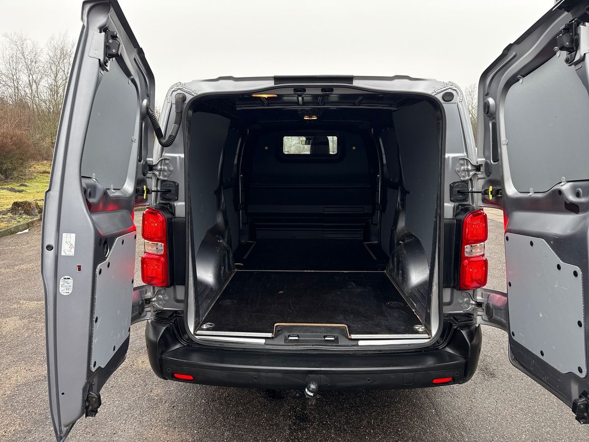 Billede af Toyota Proace Long 2,0 D Comfort Master m/dobbelt skydedør & bagklap 122HK Van 6g