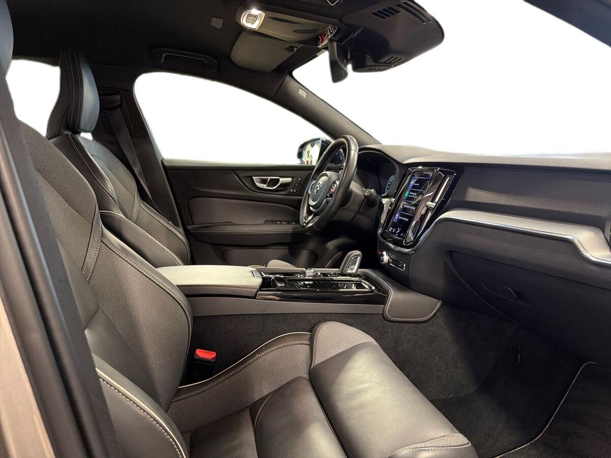 Billede af Volvo V60 2,0 T6 Twin Engine  Plugin-hybrid R-design 340HK Stc 8g Aut.