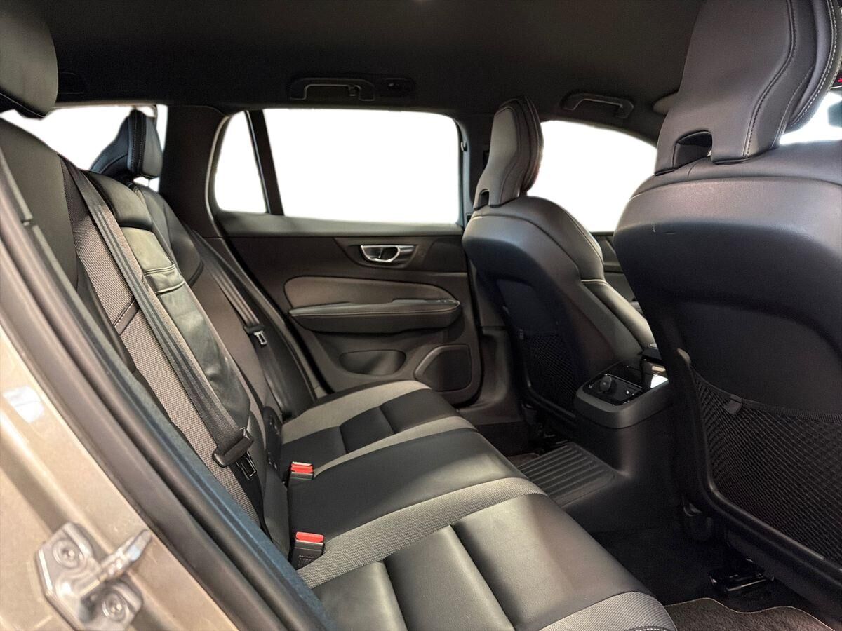 Billede af Volvo V60 2,0 T6 Twin Engine  Plugin-hybrid R-design 340HK Stc 8g Aut.