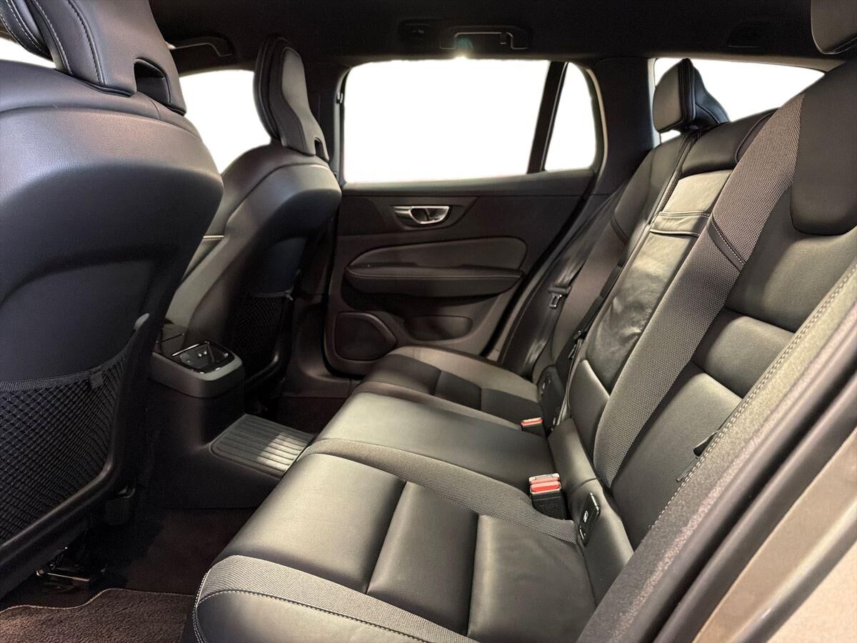 Billede af Volvo V60 2,0 T6 Twin Engine  Plugin-hybrid R-design 340HK Stc 8g Aut.