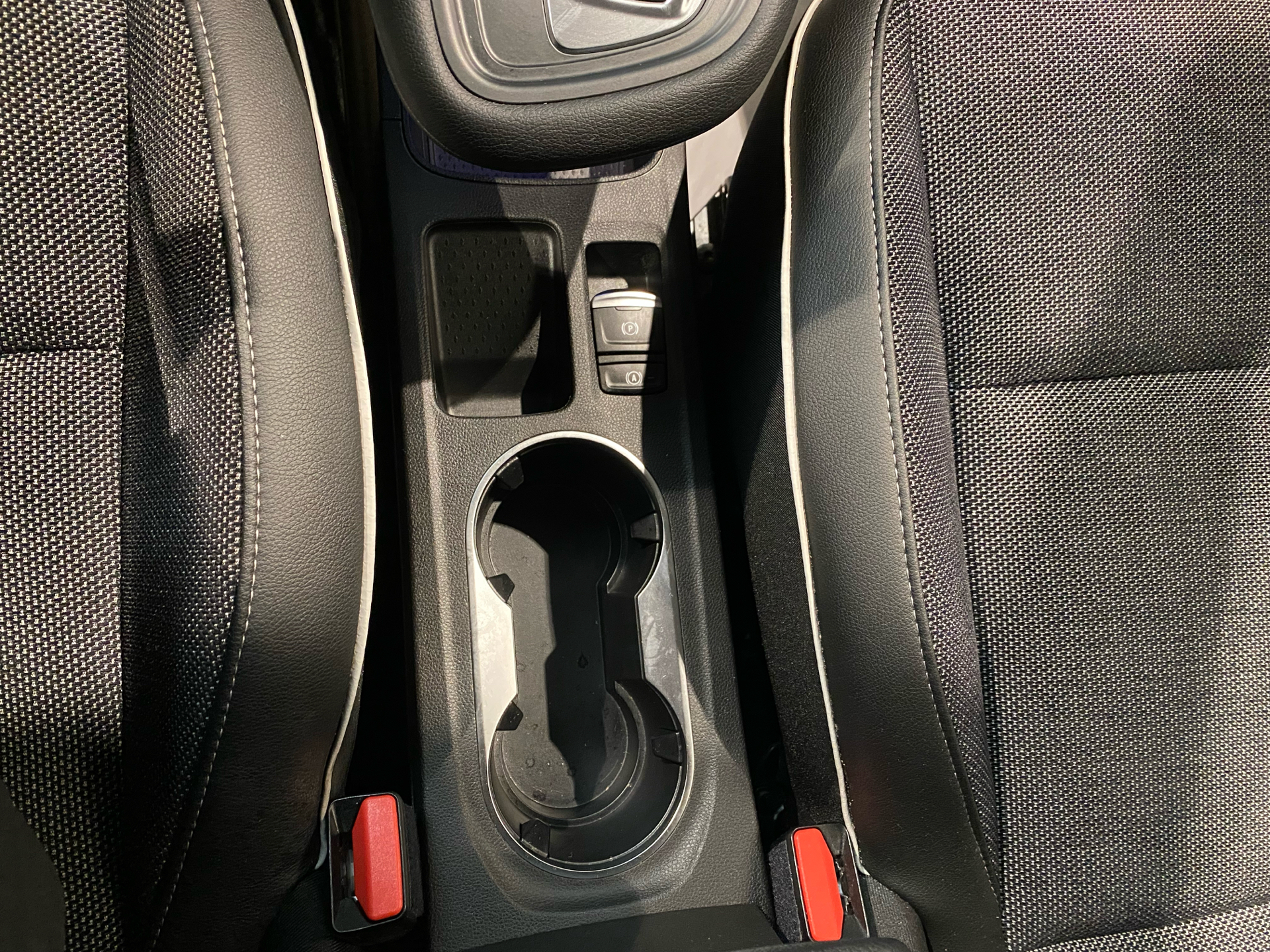 Billede af Renault Captur 1,6 E-TECH  Plugin-hybrid Intens 160HK 5d Aut.