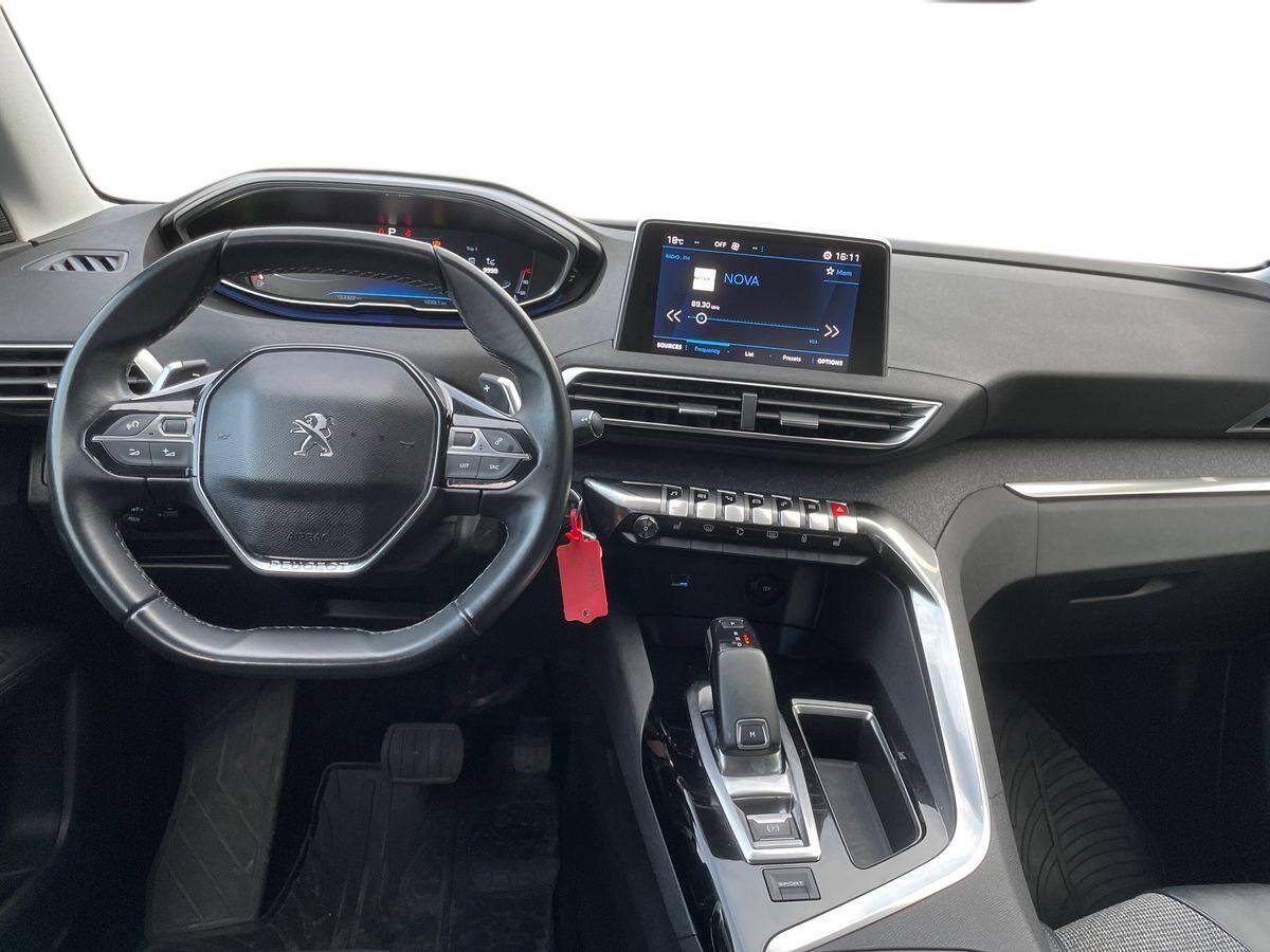 Billede af Peugeot 3008 1,2 PureTech Allure EAT8 130HK 5d 8g Aut.