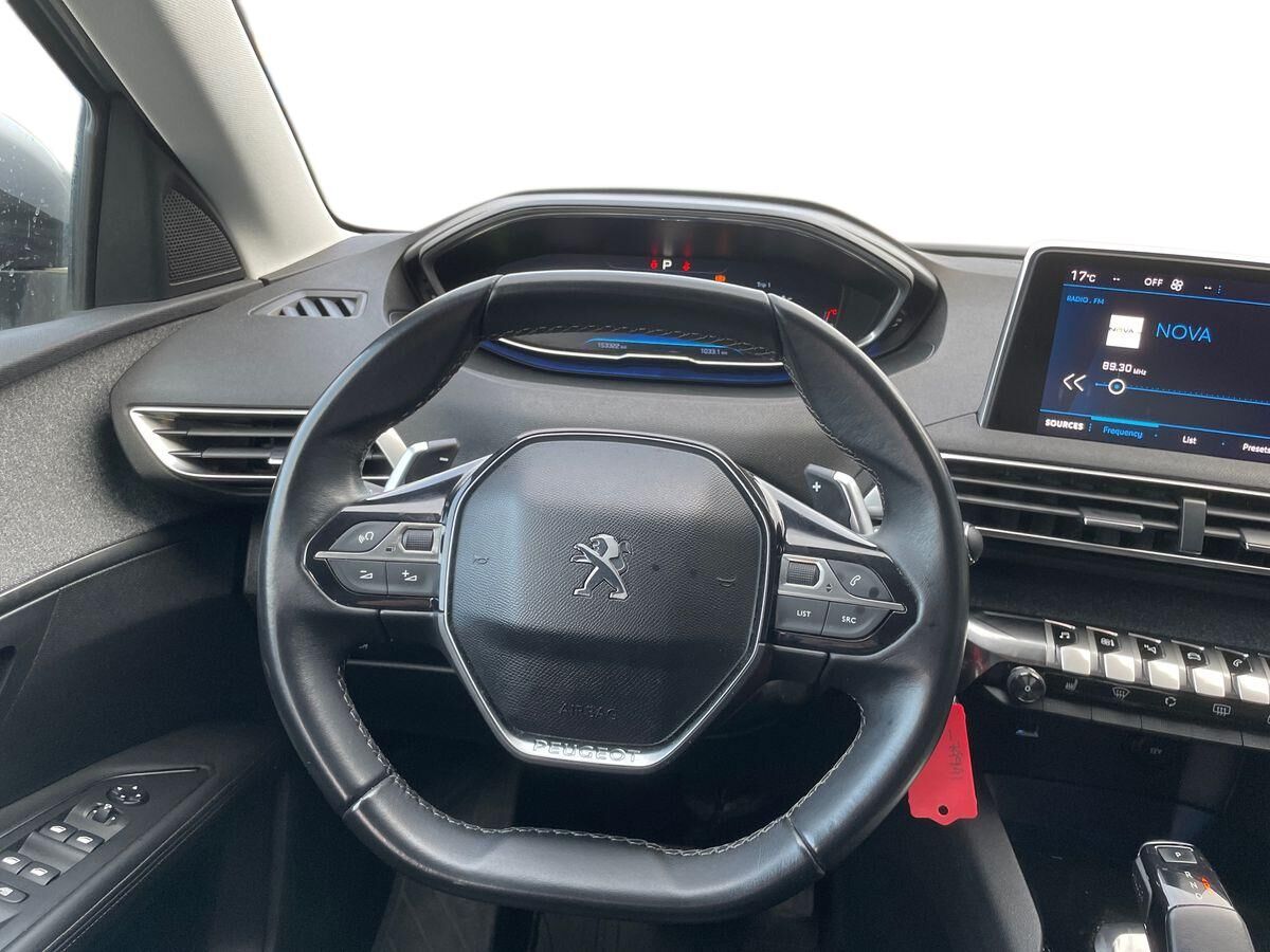 Billede af Peugeot 3008 1,2 PureTech Allure EAT8 130HK 5d 8g Aut.