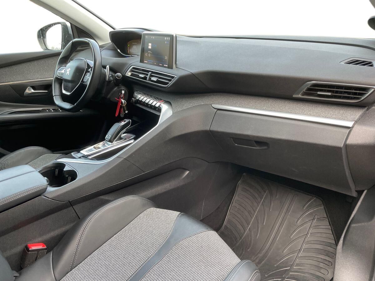 Billede af Peugeot 3008 1,2 PureTech Allure EAT8 130HK 5d 8g Aut.