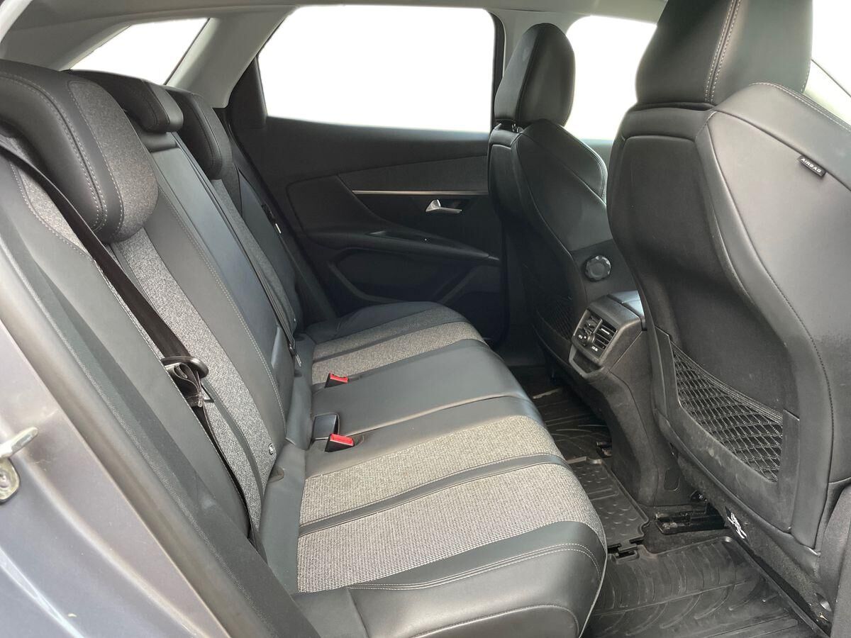 Billede af Peugeot 3008 1,2 PureTech Allure EAT8 130HK 5d 8g Aut.