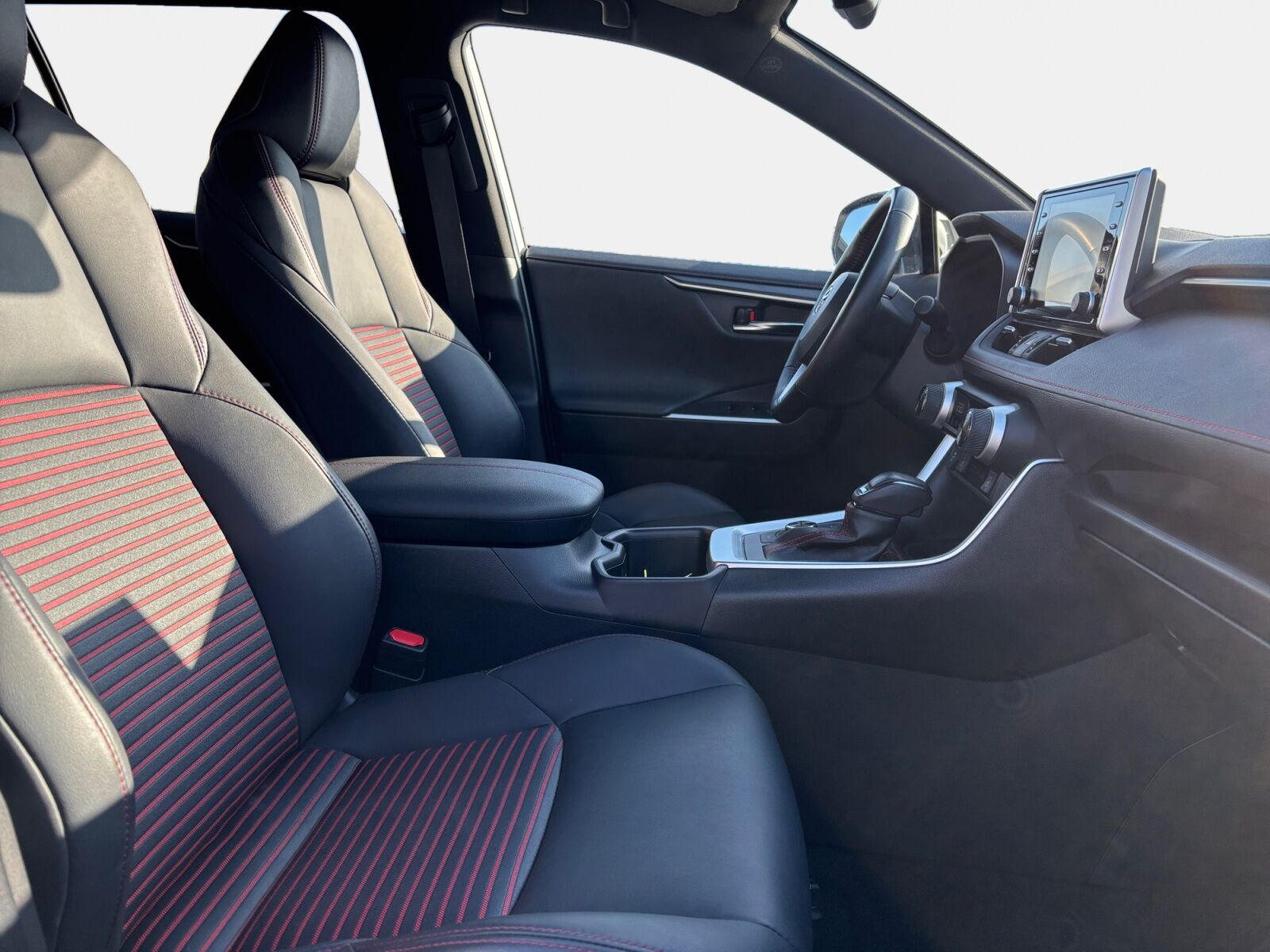 Billede af Toyota RAV4 Plug-in 2,5 Plugin-hybrid Active Comfort AWD 306HK 5d 6g Aut.