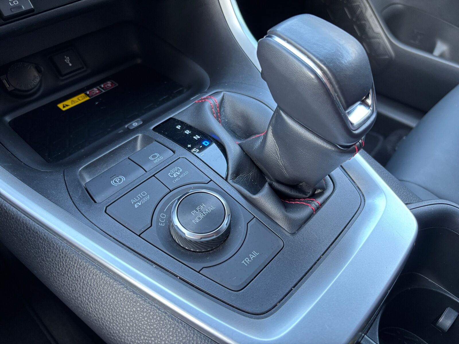 Billede af Toyota RAV4 Plug-in 2,5 Plugin-hybrid Active Comfort AWD 306HK 5d 6g Aut.