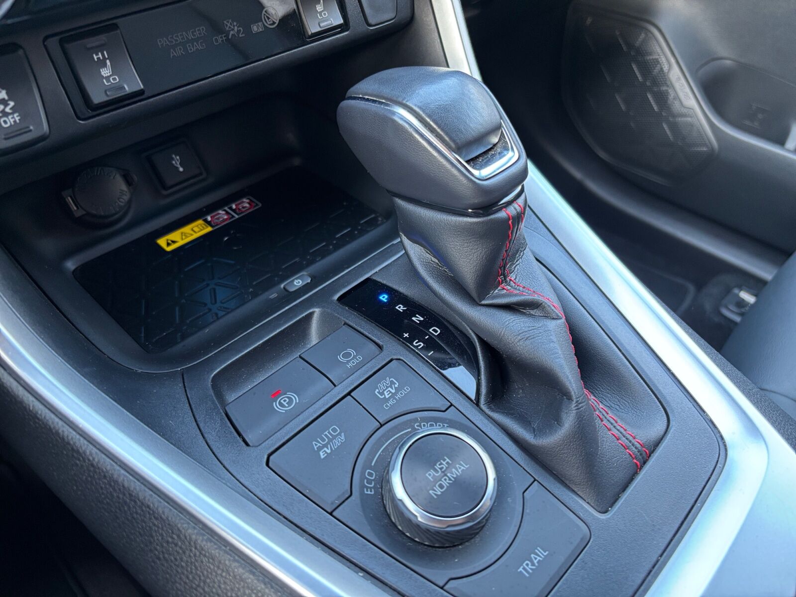 Billede af Toyota RAV4 Plug-in 2,5 Plugin-hybrid Active Comfort AWD 306HK 5d 6g Aut.