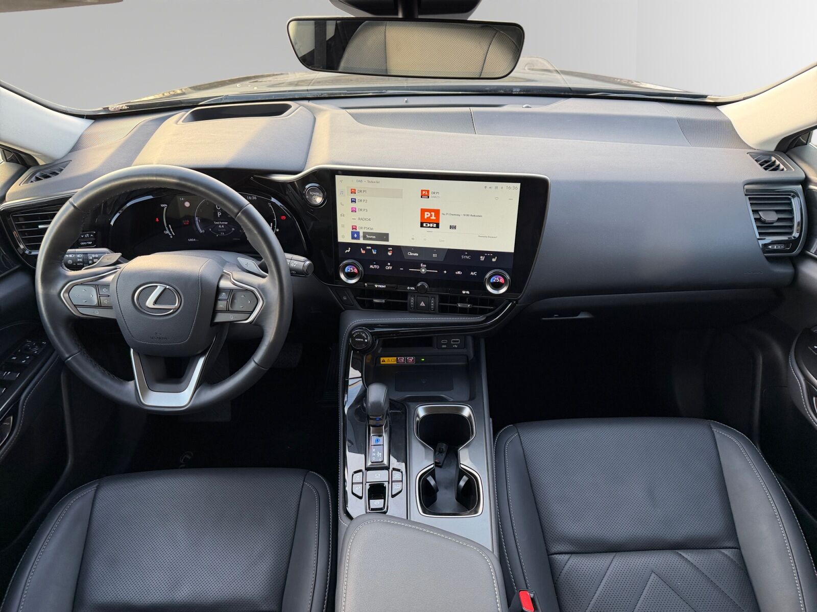 Billede af Lexus NX 450h+ 2,5 Plugin-hybrid Executive Teknik 4WD 309HK 5d Trinl. Gear