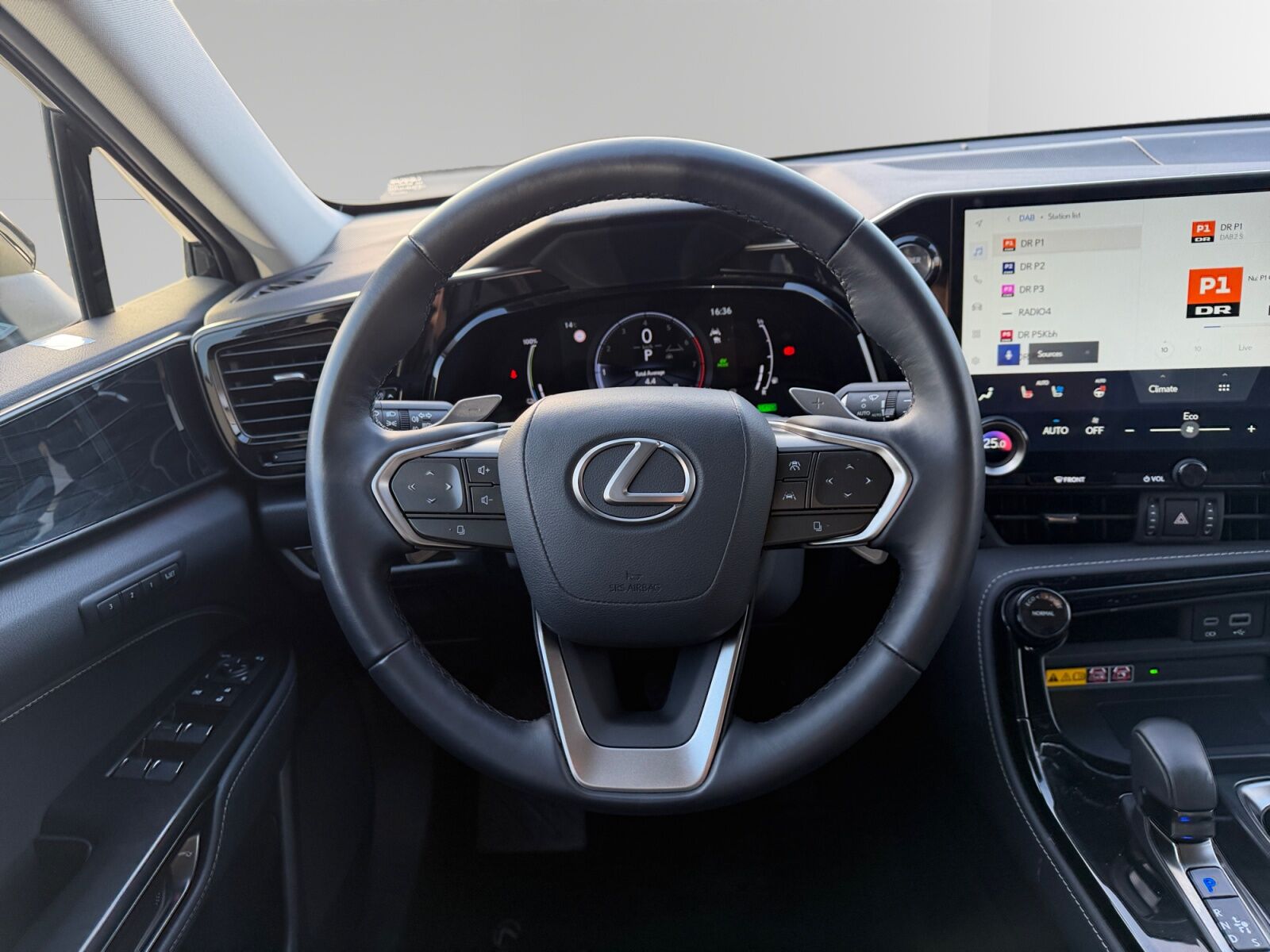 Billede af Lexus NX 450h+ 2,5 Plugin-hybrid Executive Teknik 4WD 309HK 5d Trinl. Gear