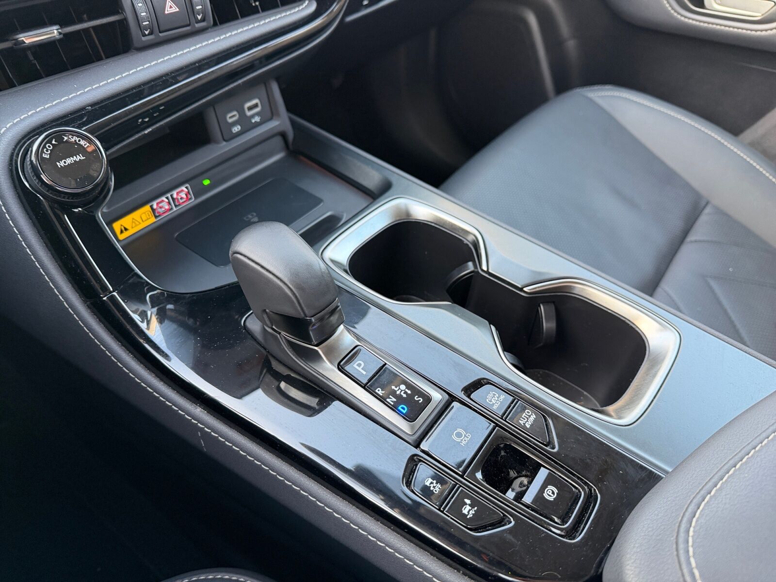 Billede af Lexus NX 450h+ 2,5 Plugin-hybrid Executive Teknik 4WD 309HK 5d Trinl. Gear