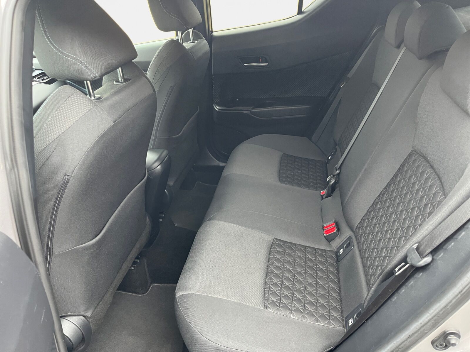 Billede af Toyota C-HR 1,8 Hybrid C-LUB Smart Multidrive S 122HK 5d Aut.