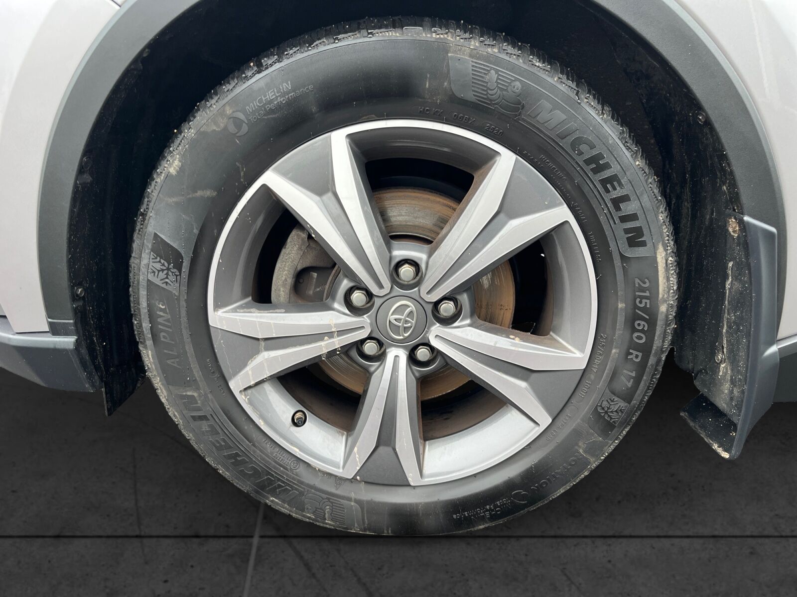 Billede af Toyota C-HR 1,8 Hybrid C-LUB Smart Multidrive S 122HK 5d Aut.