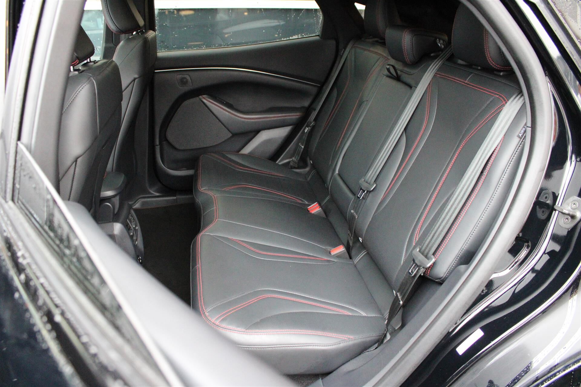 Billede af Ford Mustang Mach-E EL SR Premium AWD 269HK 5d Aut.