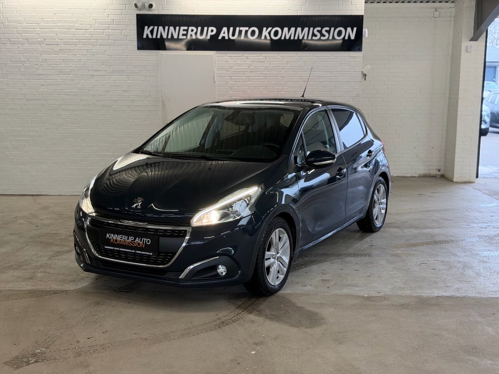 Billede af Peugeot 208 1,5 BlueHDi Signature Sky 100HK 5d