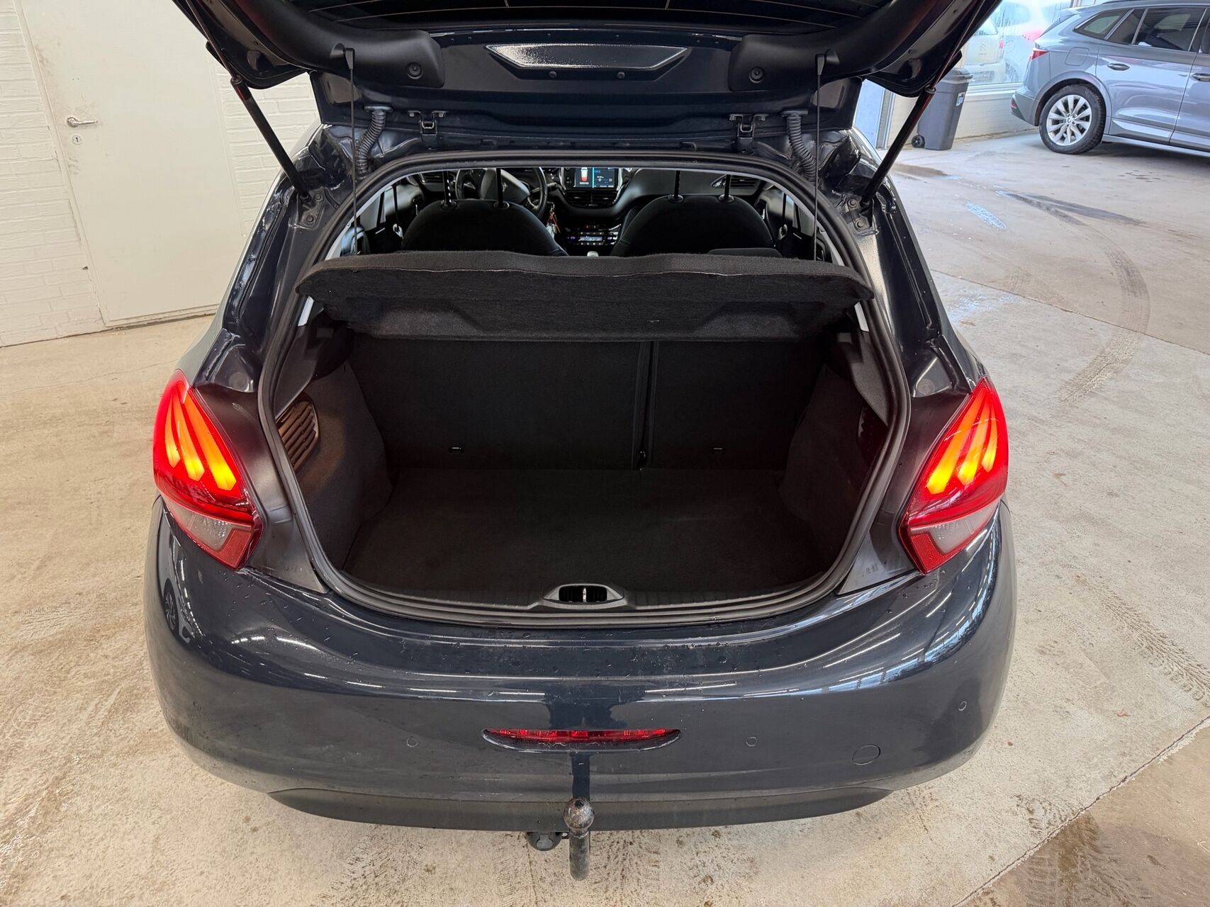 Billede af Peugeot 208 1,5 BlueHDi Signature Sky 100HK 5d