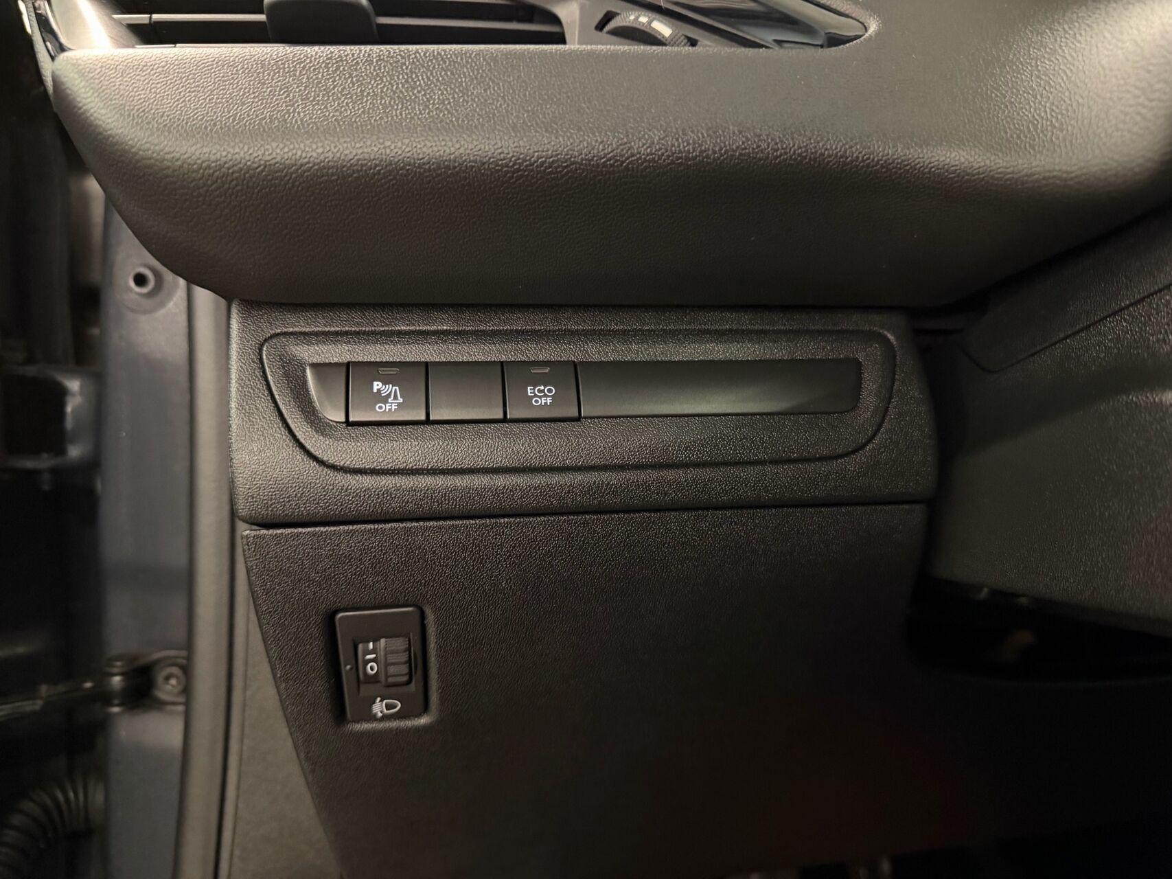 Billede af Peugeot 208 1,5 BlueHDi Signature Sky 100HK 5d