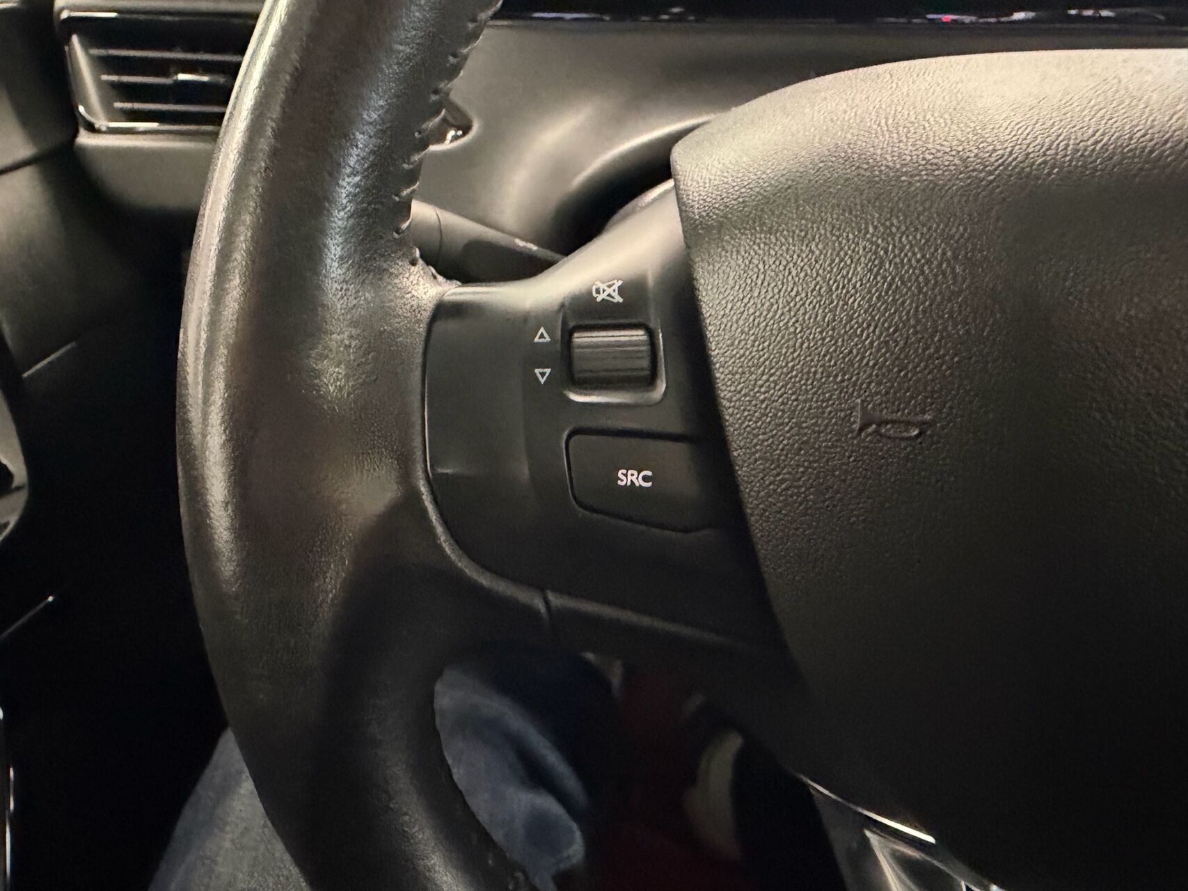 Billede af Peugeot 208 1,5 BlueHDi Signature Sky 100HK 5d