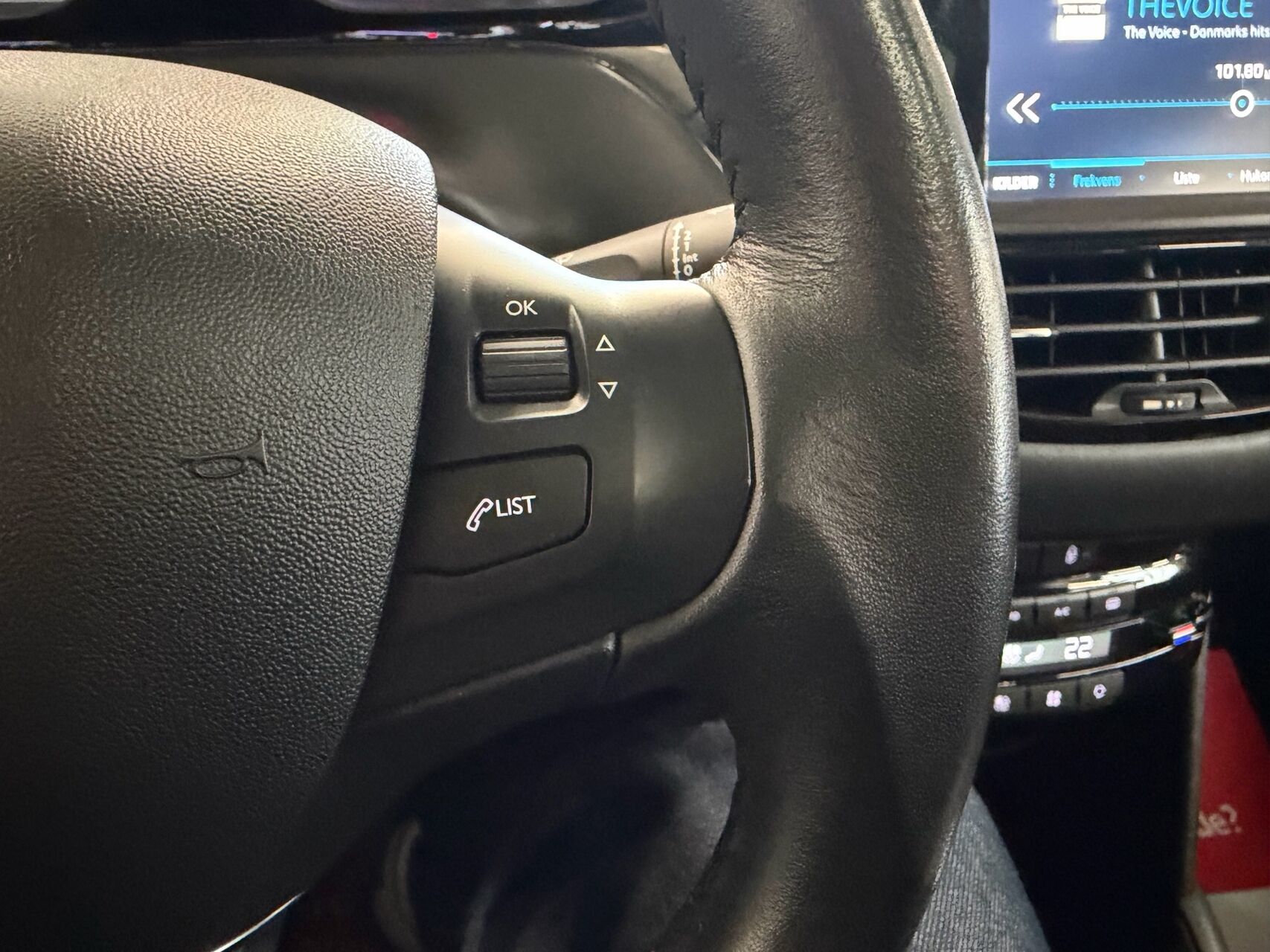 Billede af Peugeot 208 1,5 BlueHDi Signature Sky 100HK 5d