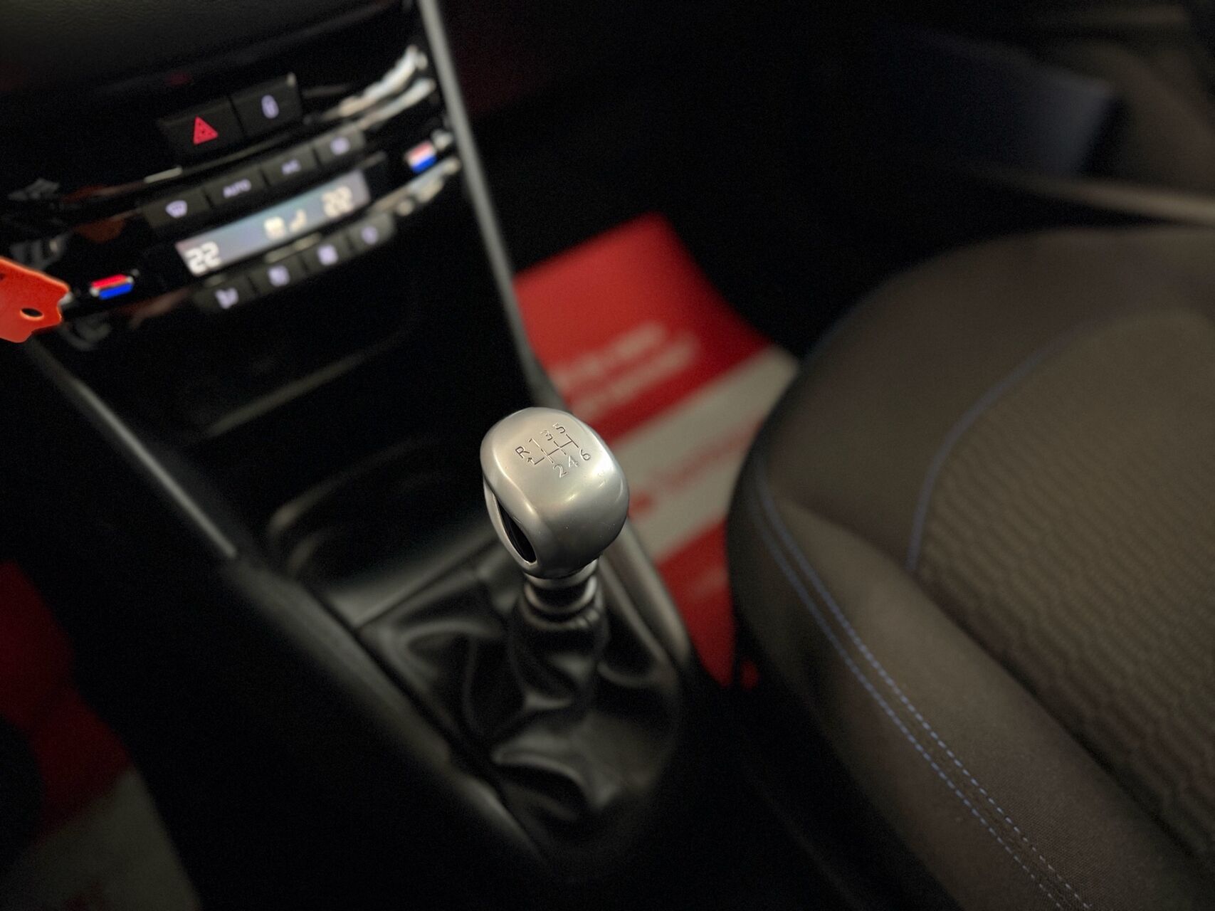 Billede af Peugeot 208 1,5 BlueHDi Signature Sky 100HK 5d