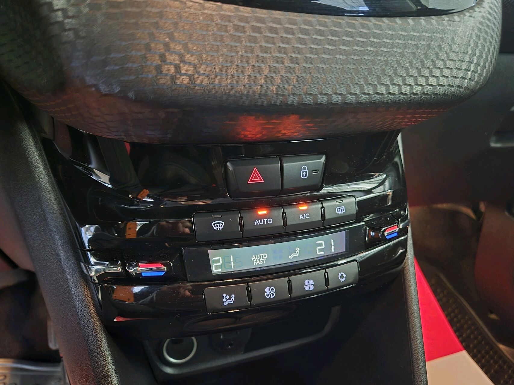 Billede af Peugeot 2008 1,2 VTi Active 82HK 5d