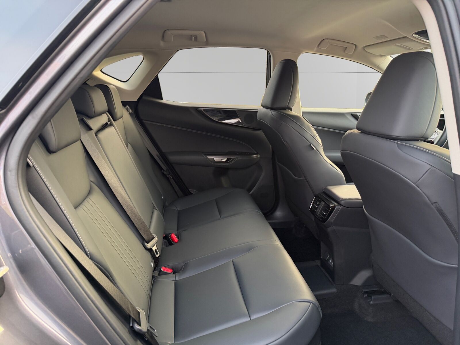 Billede af Lexus NX 450h+ 2,5 Plugin-hybrid Business Plus 4WD 309HK 5d Trinl. Gear