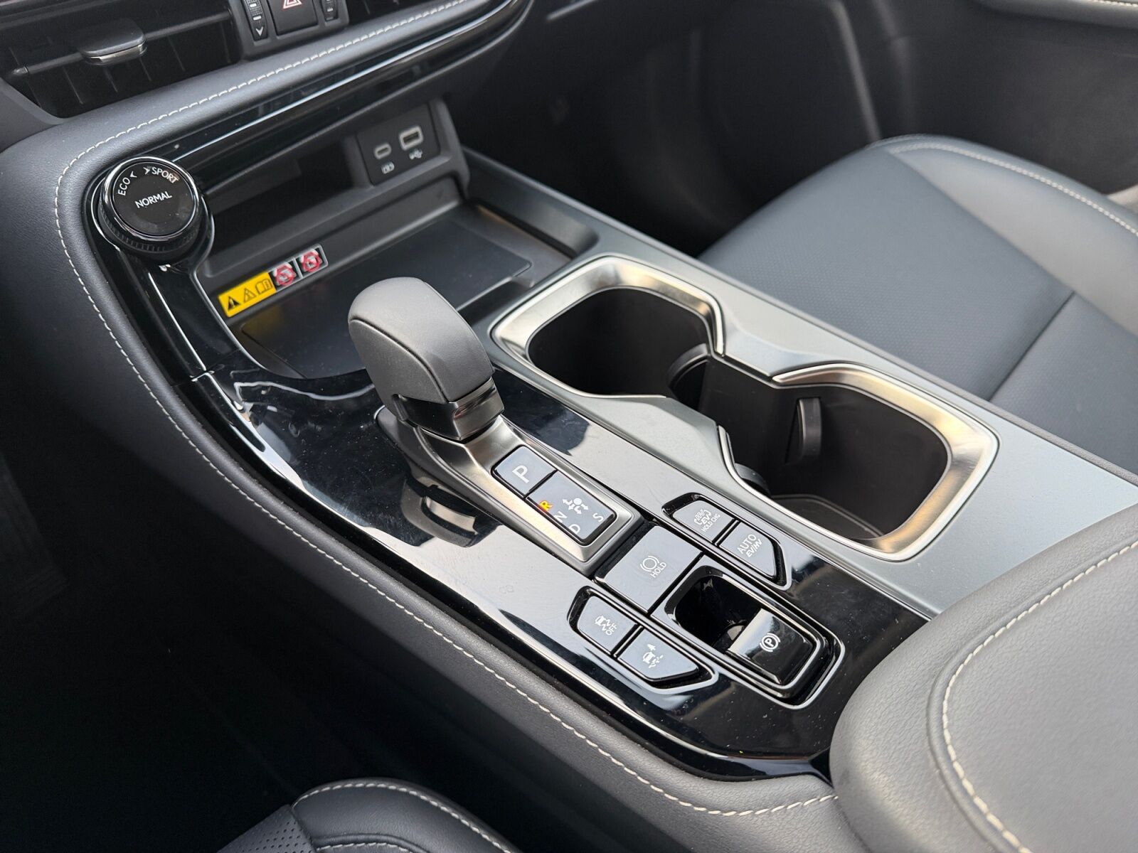 Billede af Lexus NX 450h+ 2,5 Plugin-hybrid Business Plus 4WD 309HK 5d Trinl. Gear