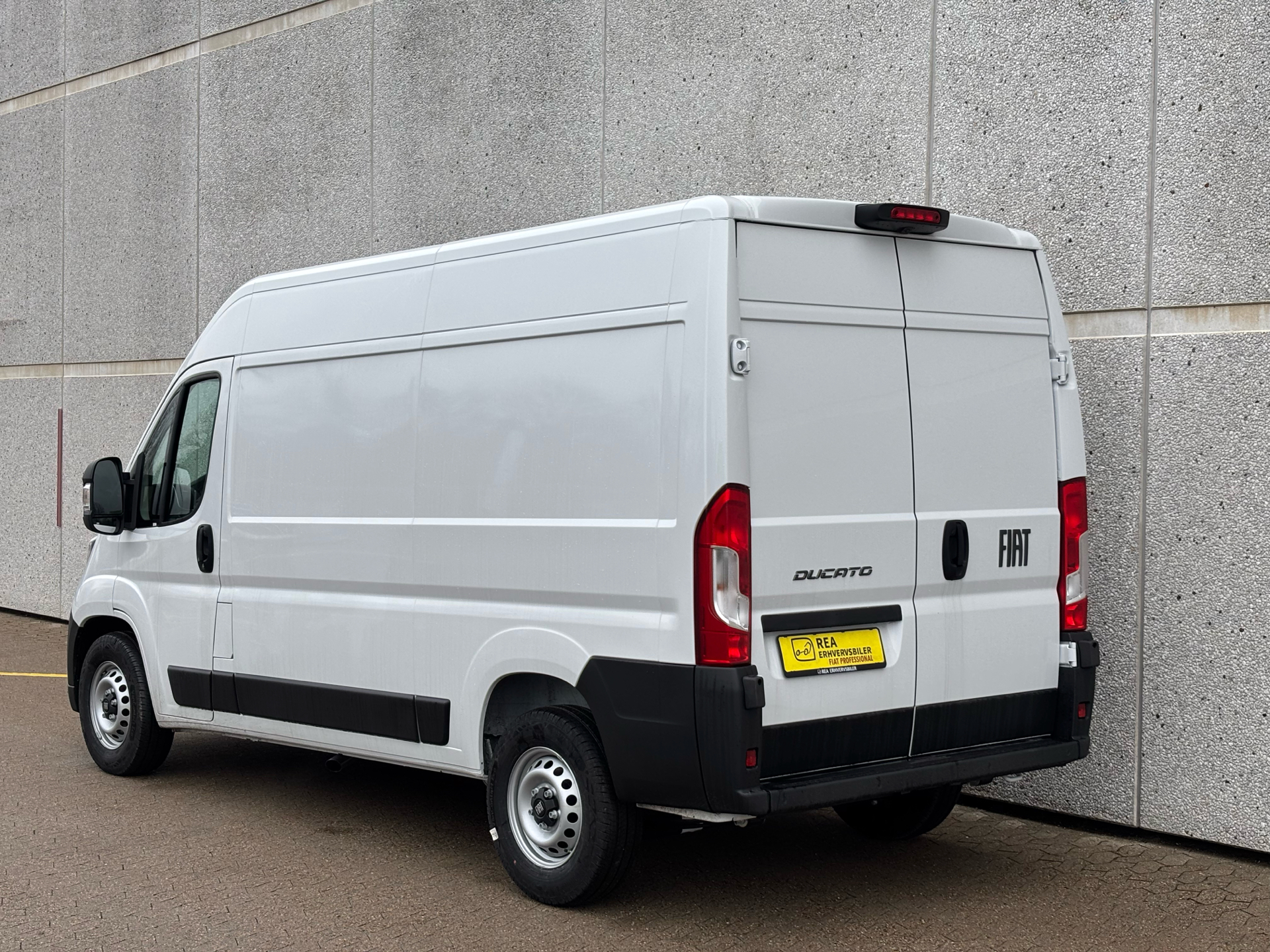 Billede af Fiat Ducato 35M L2H2 2,2 Multijet Pro 180HK Van 8g Aut.