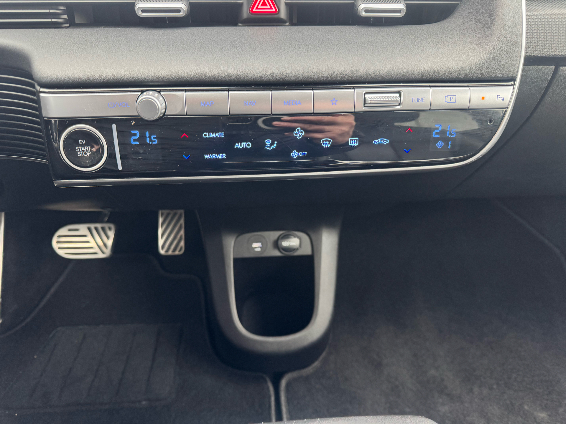 Billede af Hyundai Ioniq 5 Electric 72,6 kWh Ultimate 4WD 306HK 5d Aut.