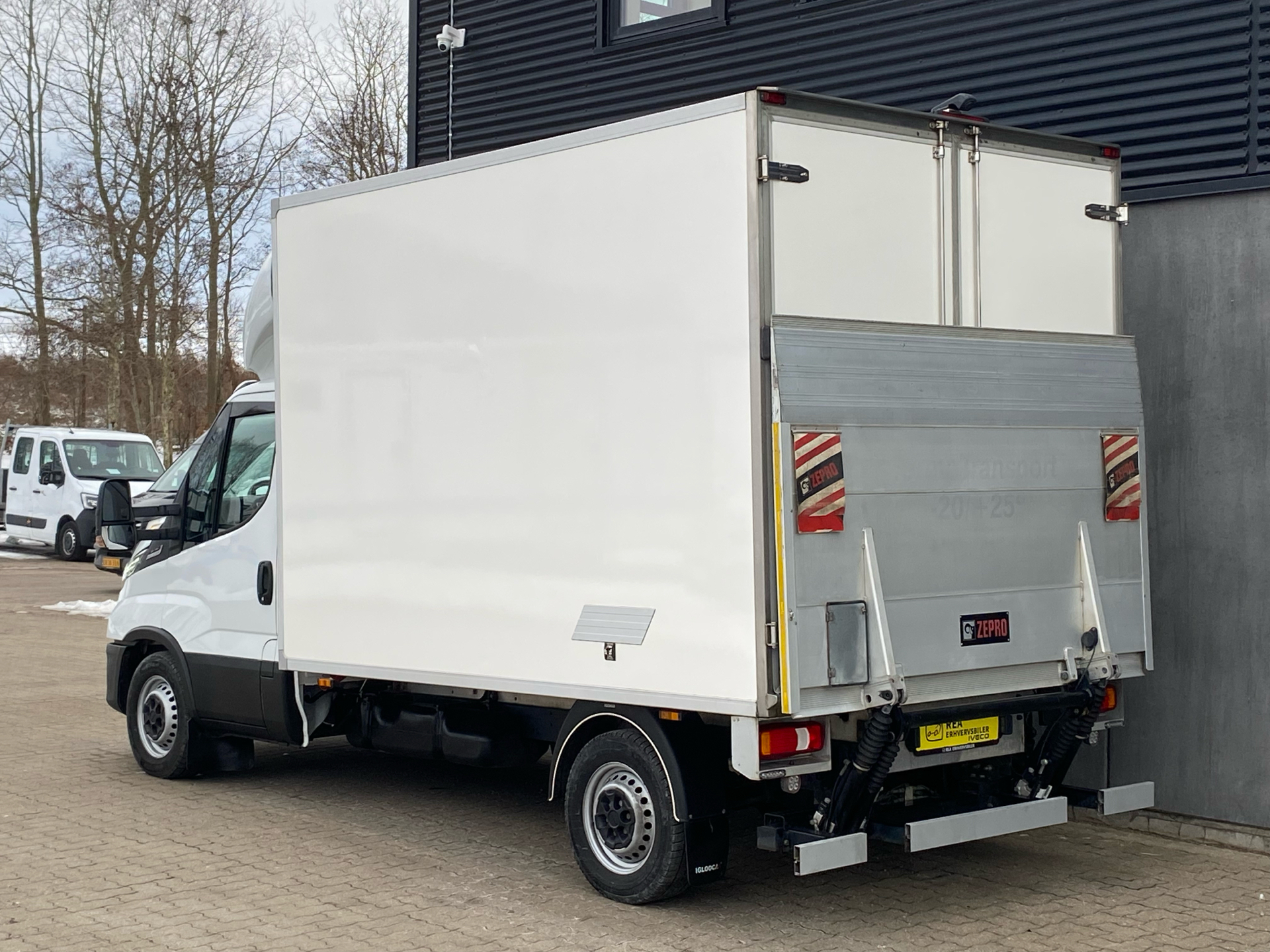 Billede af Iveco Daily 35S18 3750mm 3,0 D 180HK Ladv./Chas. 8g Aut.