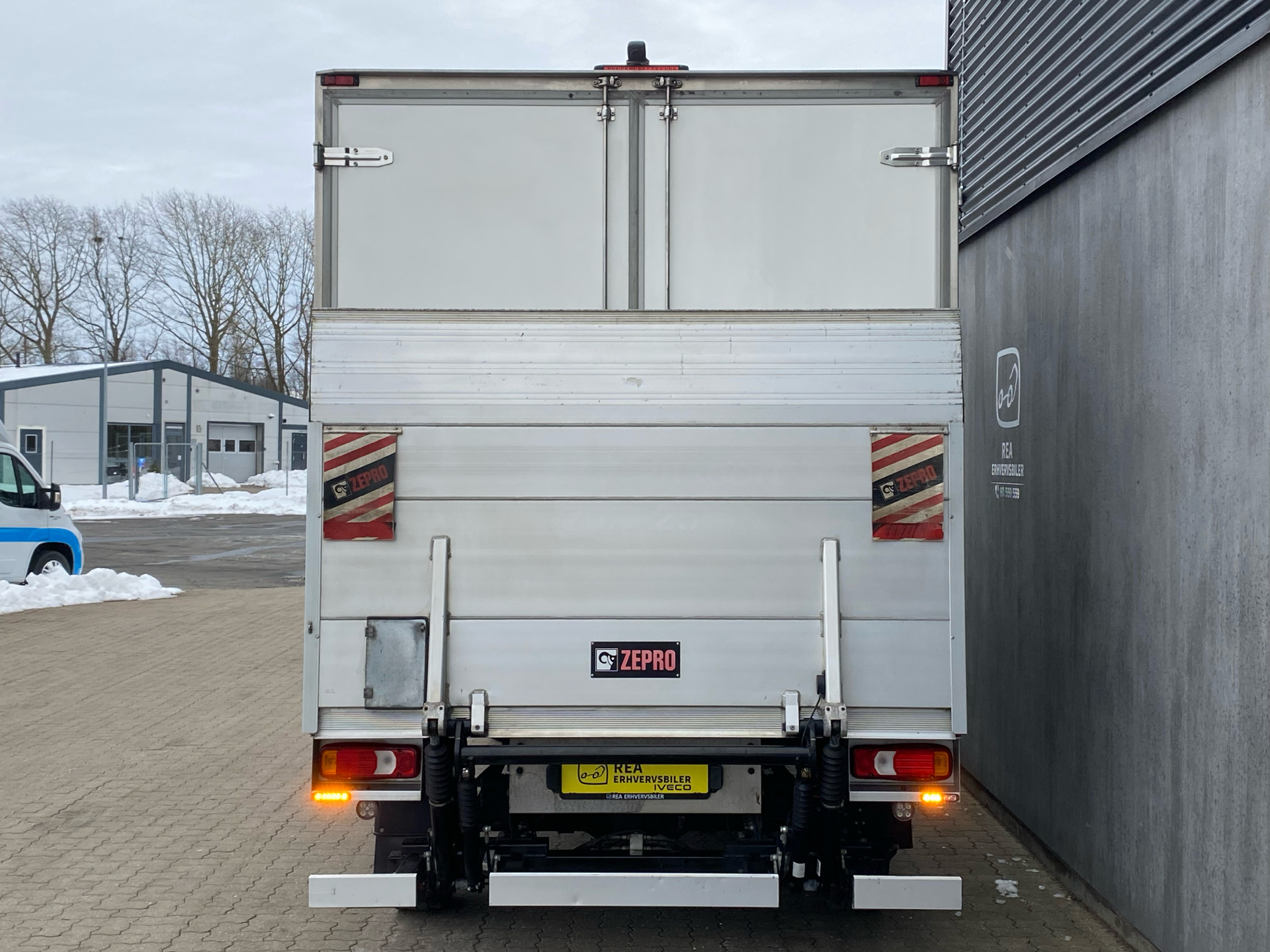 Billede af Iveco Daily 35S18 3750mm 3,0 D 180HK Ladv./Chas. 8g Aut.