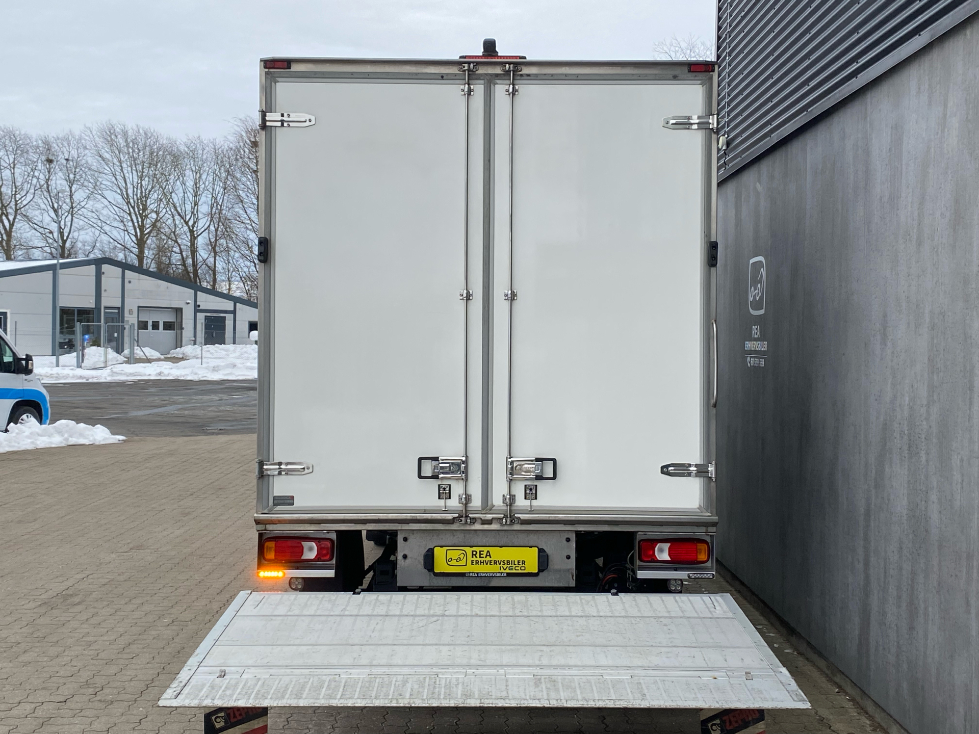 Billede af Iveco Daily 35S18 3750mm 3,0 D 180HK Ladv./Chas. 8g Aut.