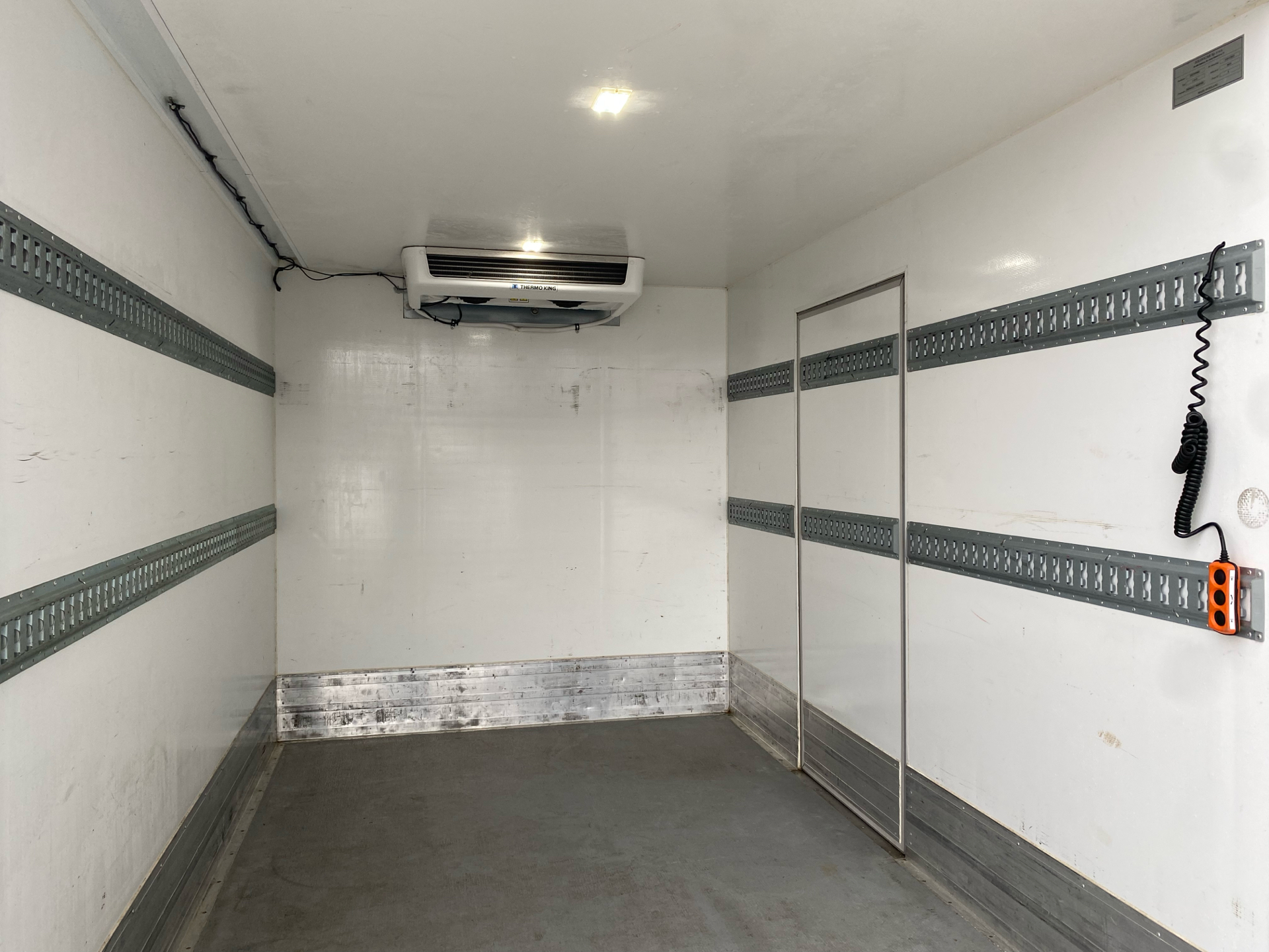 Billede af Iveco Daily 35S18 3750mm 3,0 D 180HK Ladv./Chas. 8g Aut.