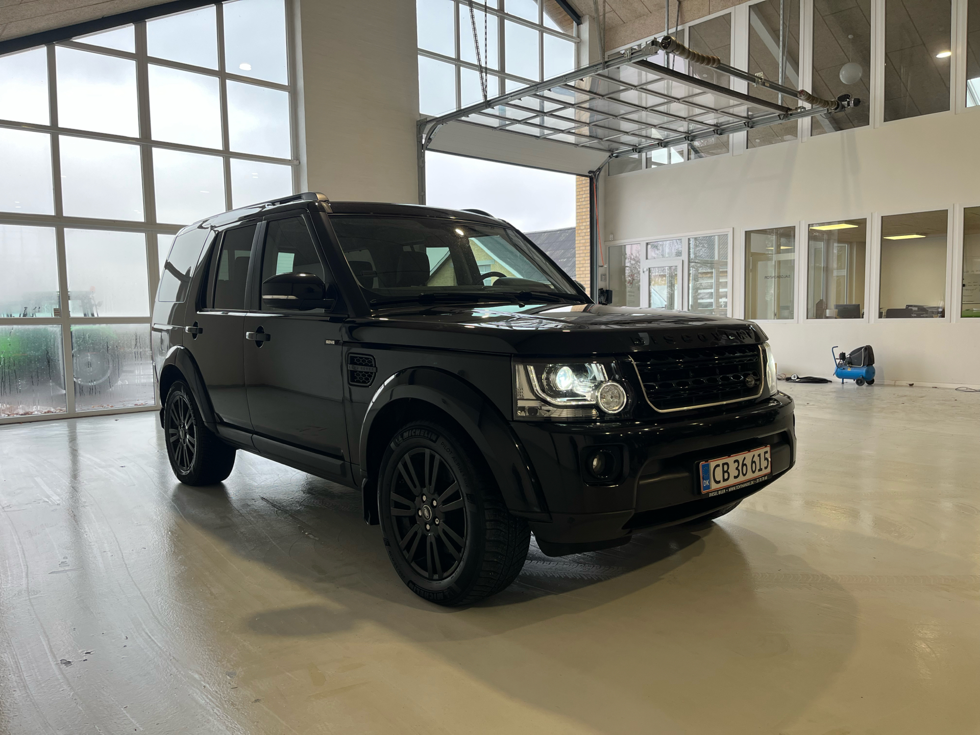 Billede af Land Rover Discovery 3,0 SD V6 HSE 4x4 256HK 5d 8g Aut.