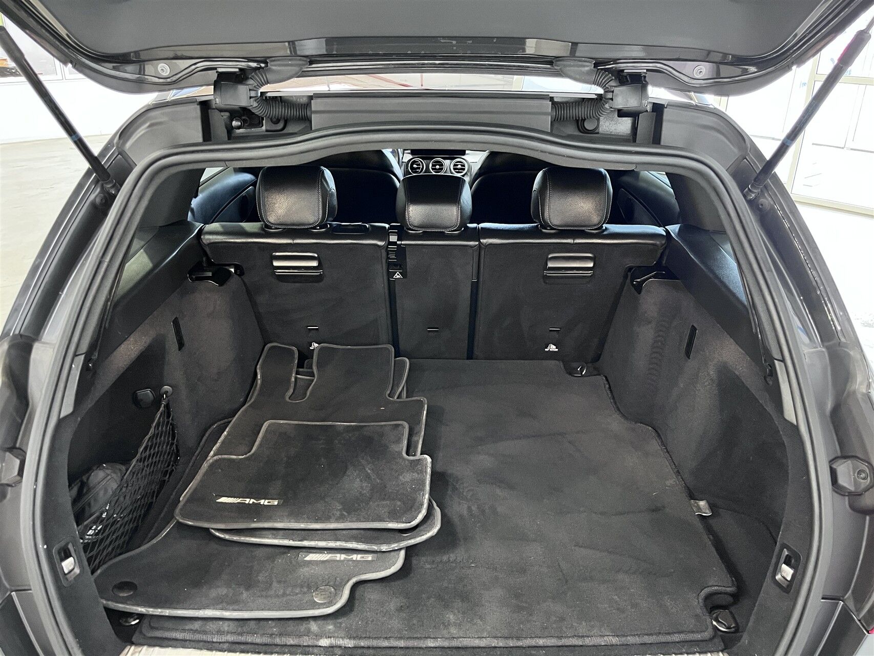 Billede af Mercedes-Benz C220 d T 2,0 CDI AMG Line Night Edition 9G-Tronic 194HK Stc Aut.