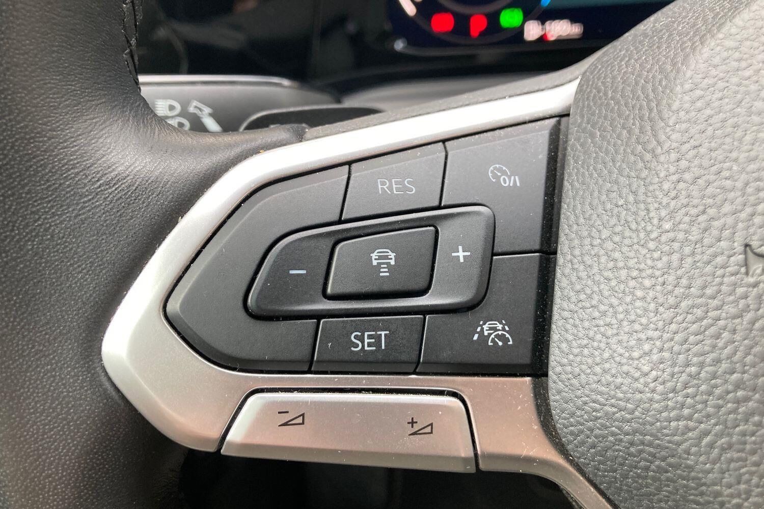 Billede af VW Golf Variant 1,5 eTSI  Mild hybrid Style DSG 150HK Stc 7g Aut.