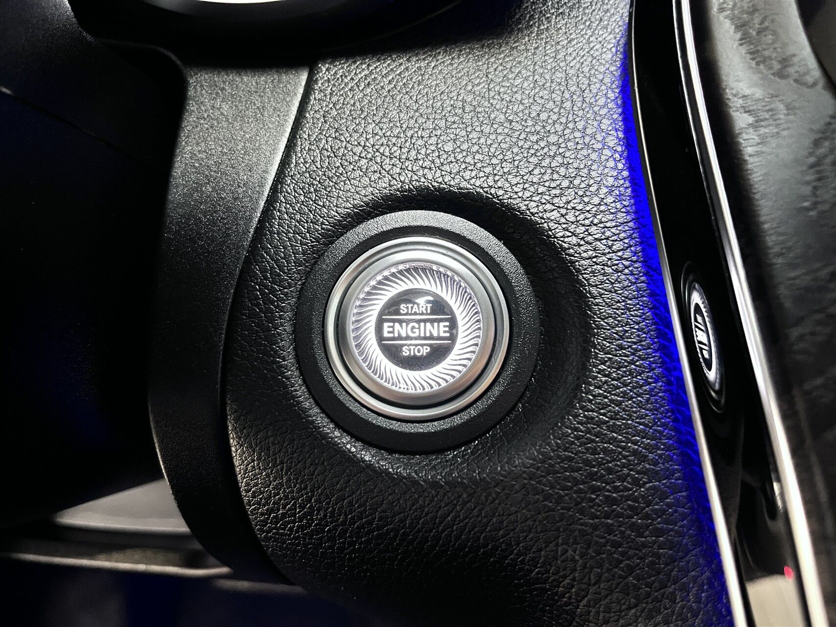 Billede af Mercedes-Benz C220 d T 2,0 CDI AMG Line Night Edition 9G-Tronic 194HK Stc Aut.