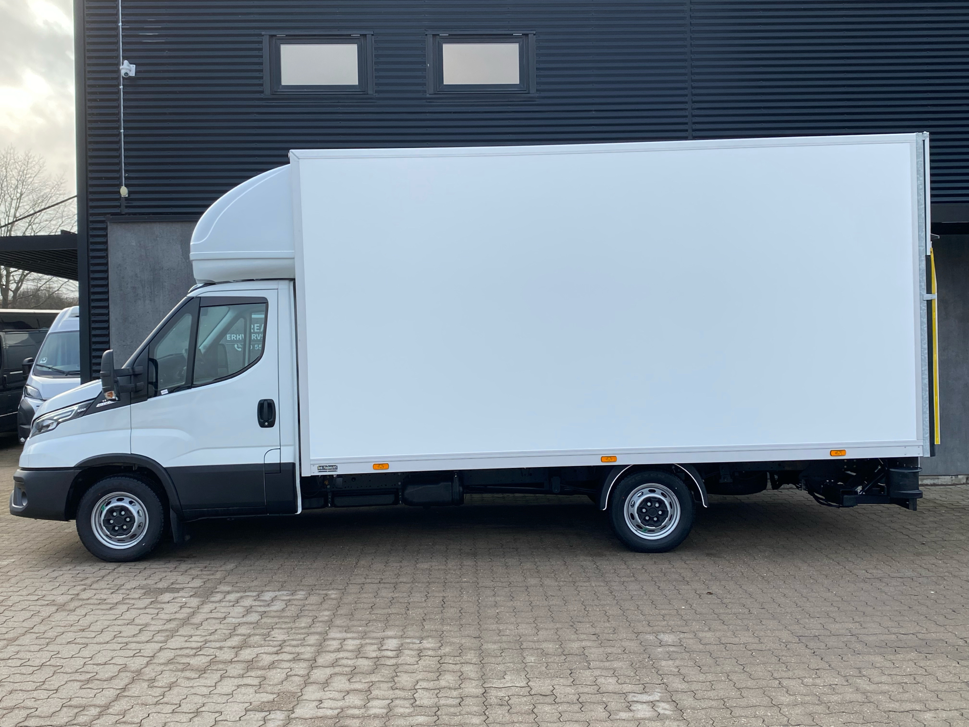 Billede af Iveco Daily 35S18 4800mm 3,0 D 176HK Ladv./Chas. 8g Aut.
