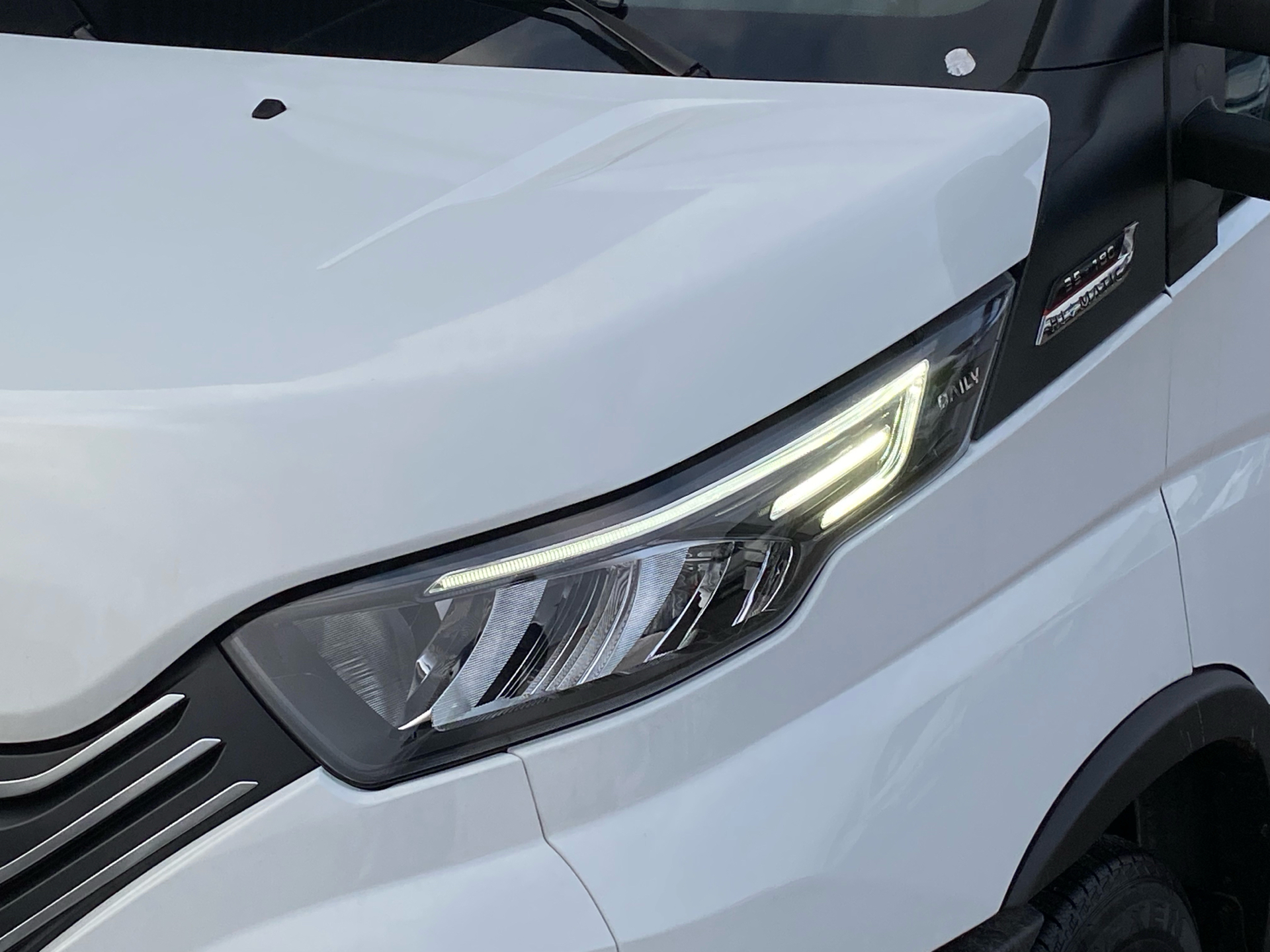 Billede af Iveco Daily 35S18 4800mm 3,0 D 176HK Ladv./Chas. 8g Aut.