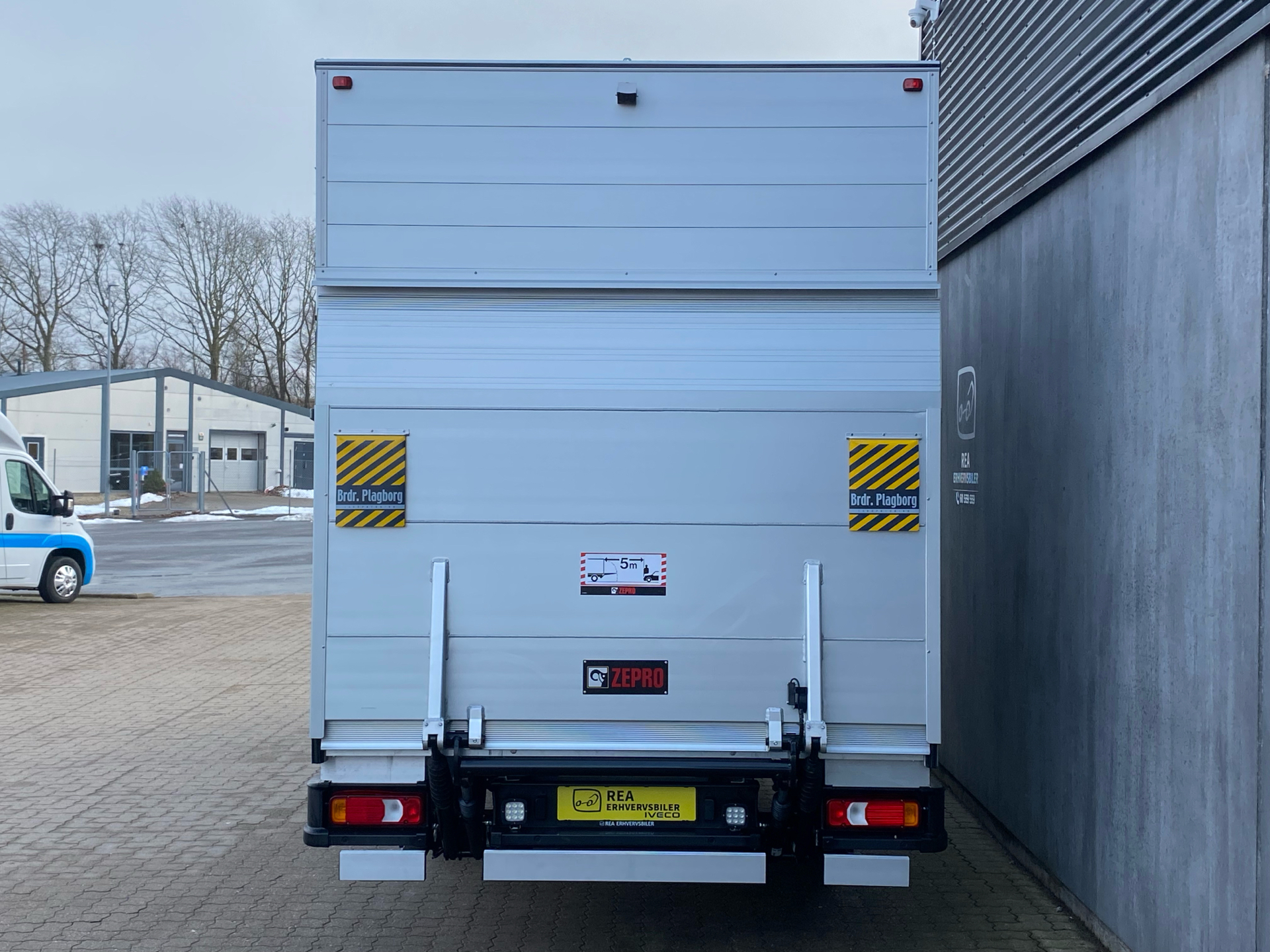 Billede af Iveco Daily 35S18 4800mm 3,0 D 176HK Ladv./Chas. 8g Aut.