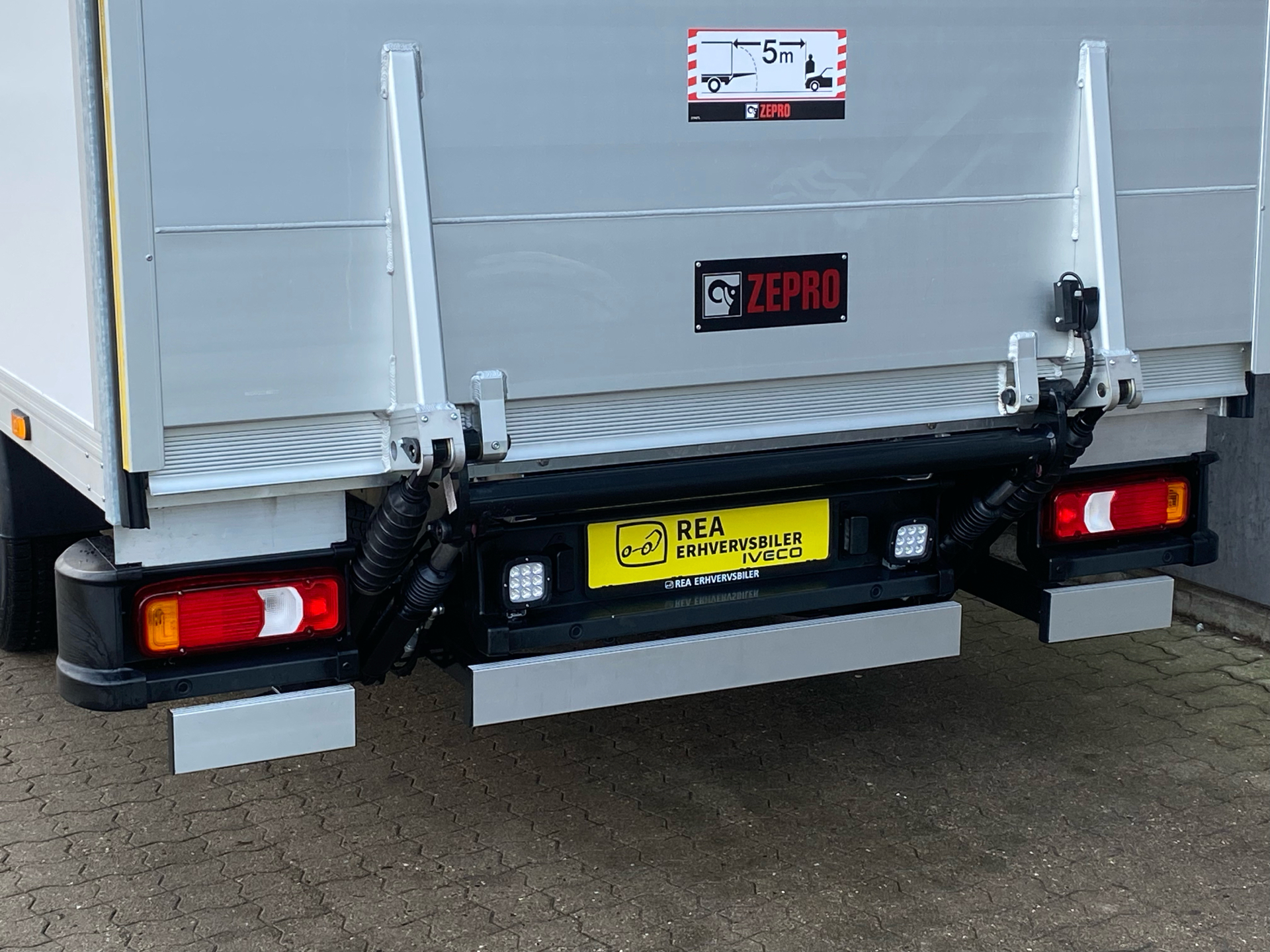 Billede af Iveco Daily 35S18 4800mm 3,0 D 176HK Ladv./Chas. 8g Aut.