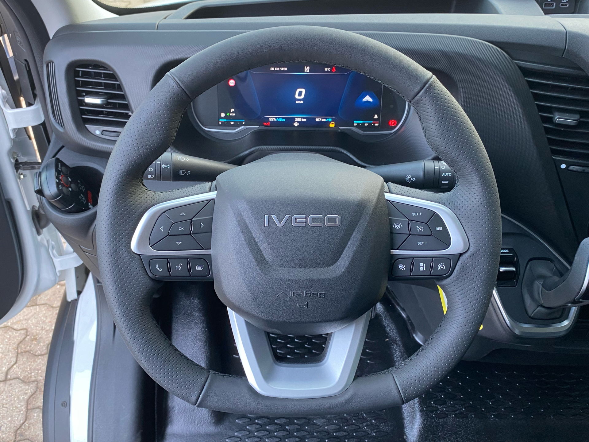 Billede af Iveco Daily 35S18 4800mm 3,0 D 176HK Ladv./Chas. 8g Aut.