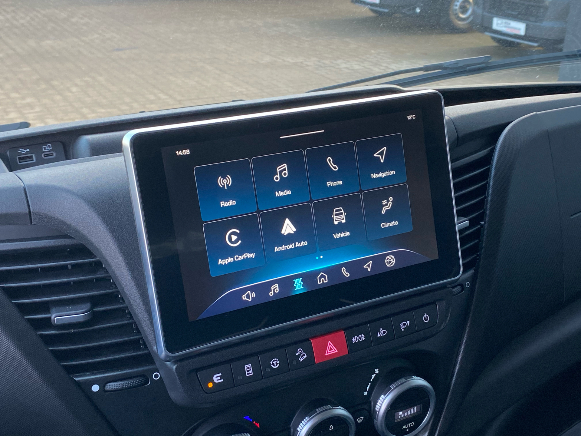 Billede af Iveco Daily 35S18 4800mm 3,0 D 176HK Ladv./Chas. 8g Aut.