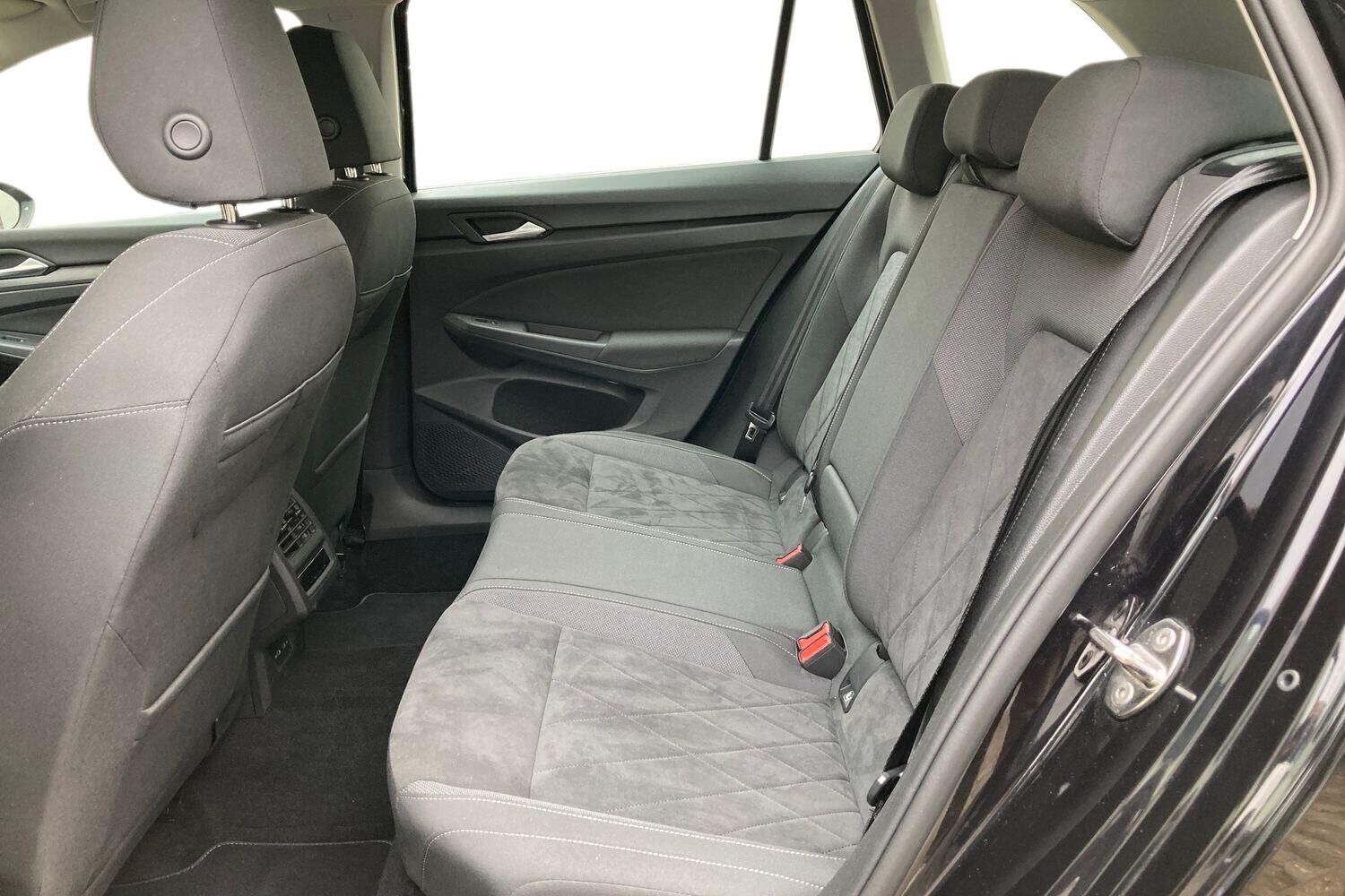 Billede af VW Golf Variant 1,5 eTSI  Mild hybrid Style DSG 150HK Stc 7g Aut.