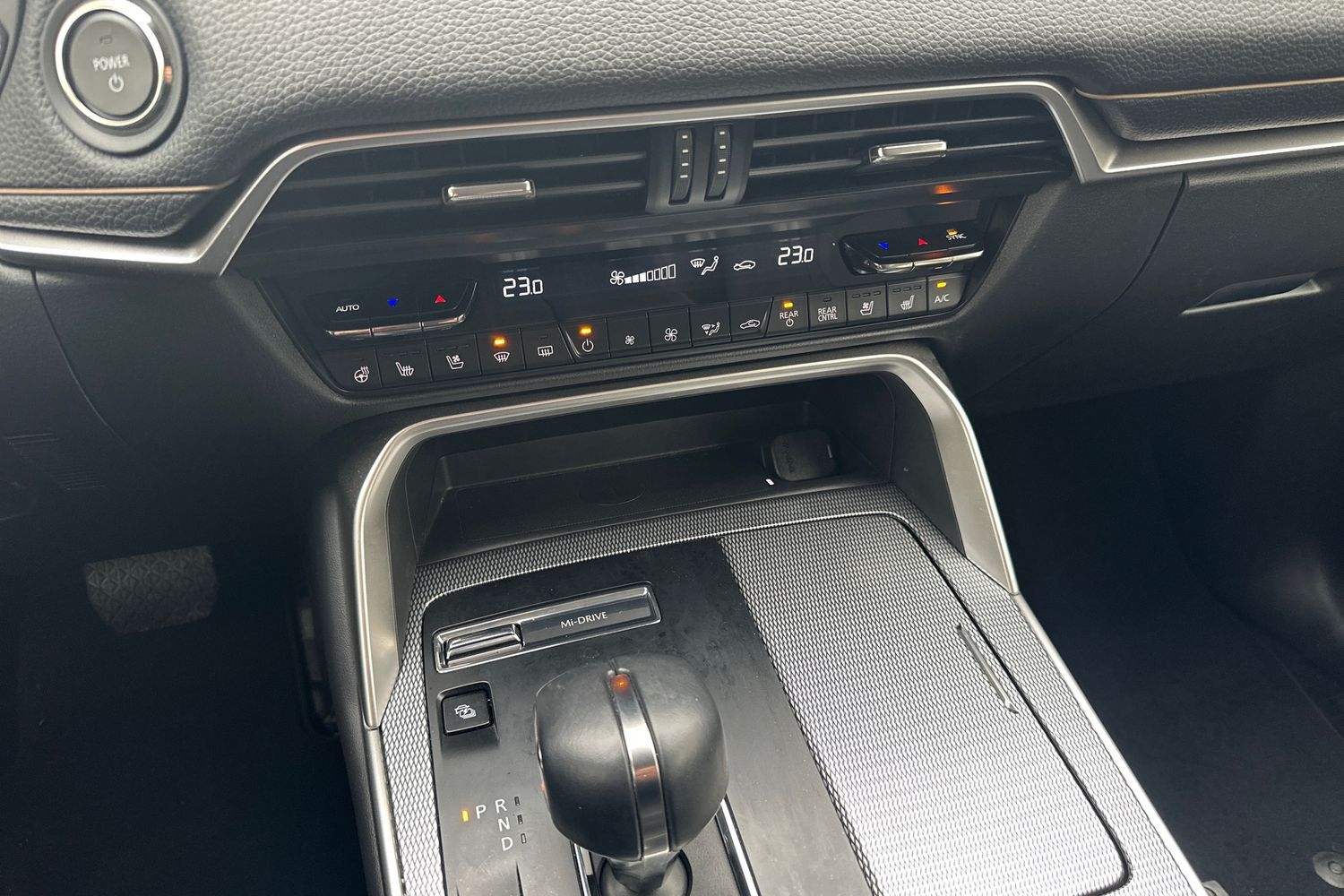 Billede af Mazda CX-80 2,5 e-Skyactiv-G  Hybrid Exclusive-Line AWD 327HK 5d 8g Aut.