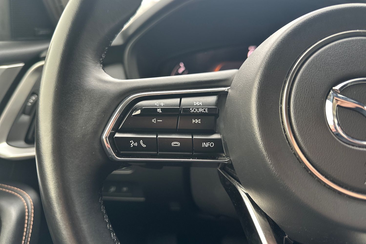 Billede af Mazda CX-80 2,5 e-Skyactiv-G  Hybrid Exclusive-Line AWD 327HK 5d 8g Aut.