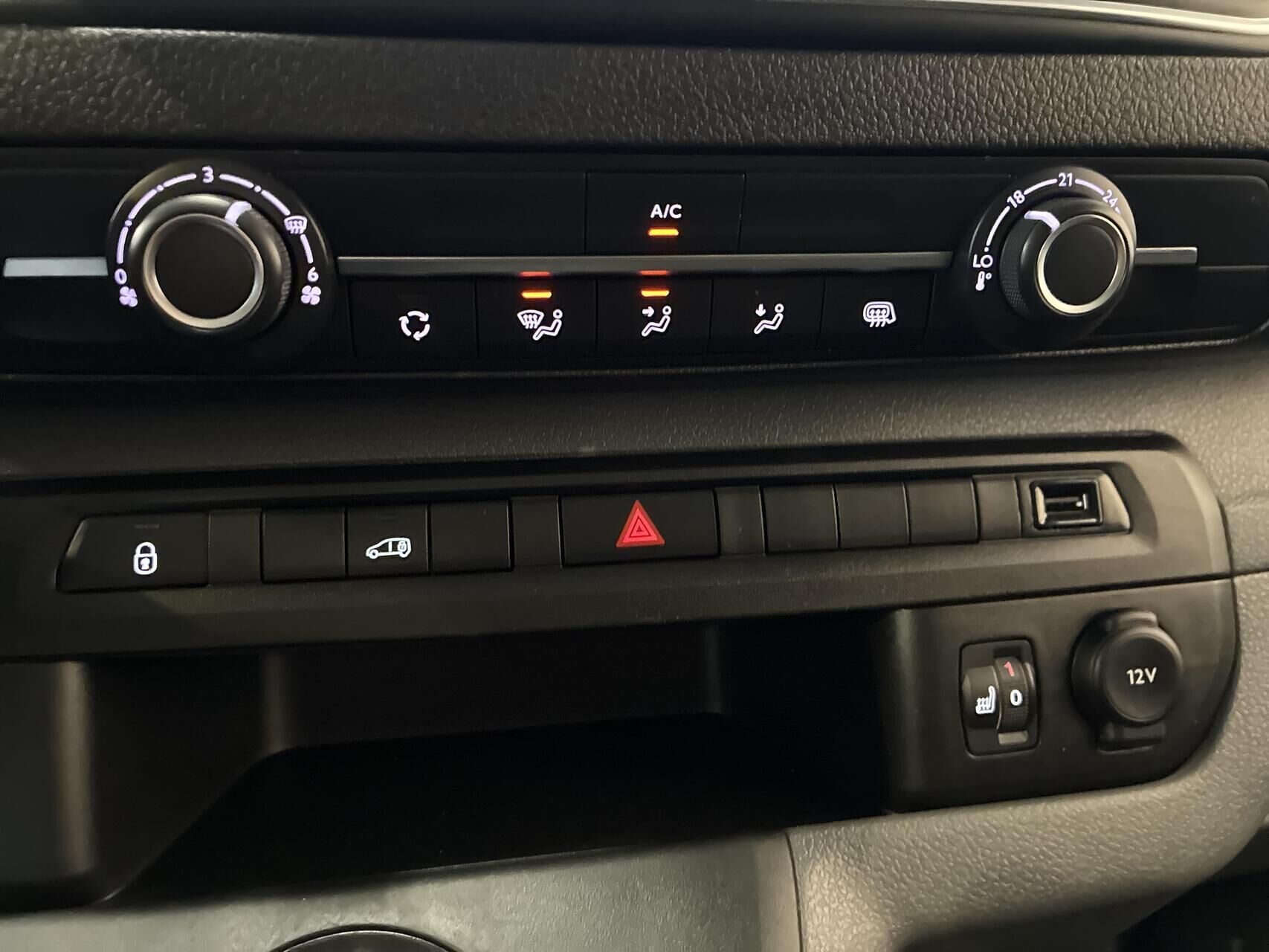 Billede af Toyota Proace Long 2,0 D Comfort Master Dobbelt skydedør, Dob. Bagdør 177HK Van 8g Aut.