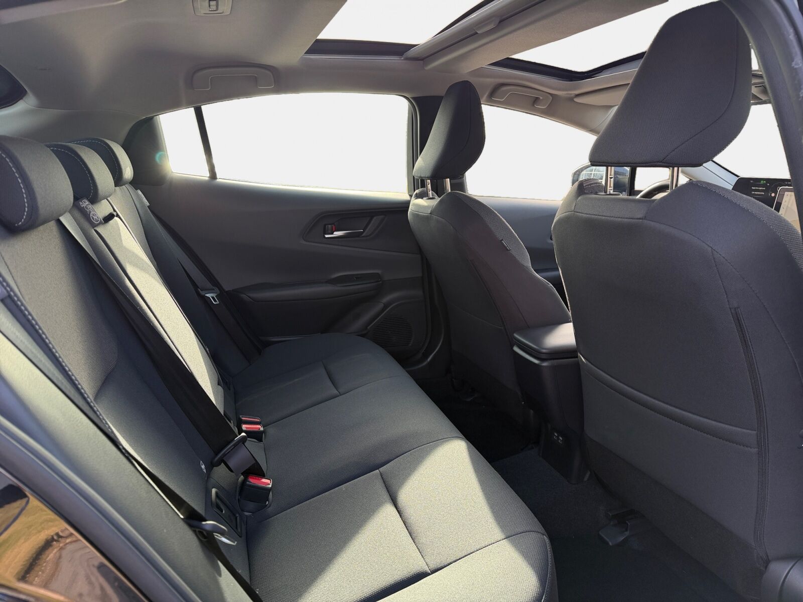 Billede af Toyota Prius Plug-in 2,0 Plugin-hybrid Elegant Panorama 223HK 5d Aut.